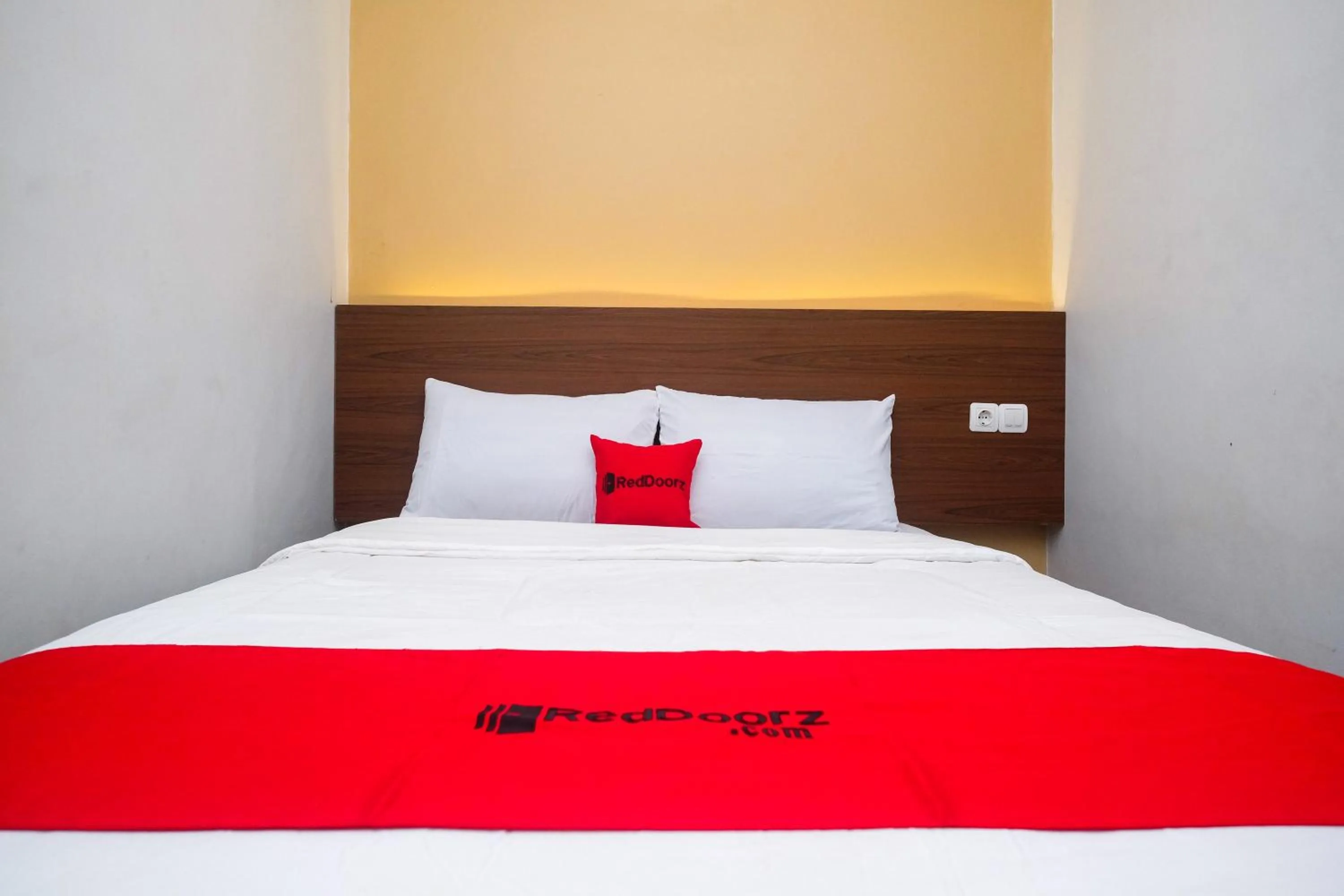 Bed in RedDoorz near Tentrem Mall Semarang