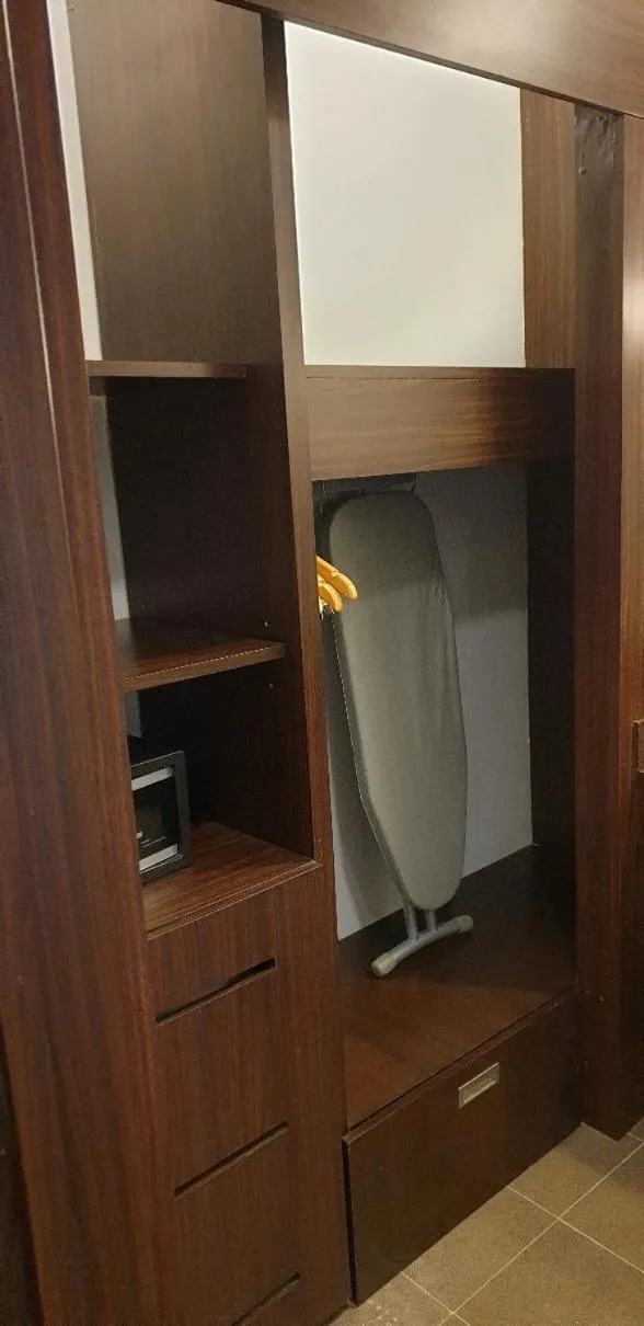 wardrobe in Baguio Forest Lodge at Camp John Hay 002