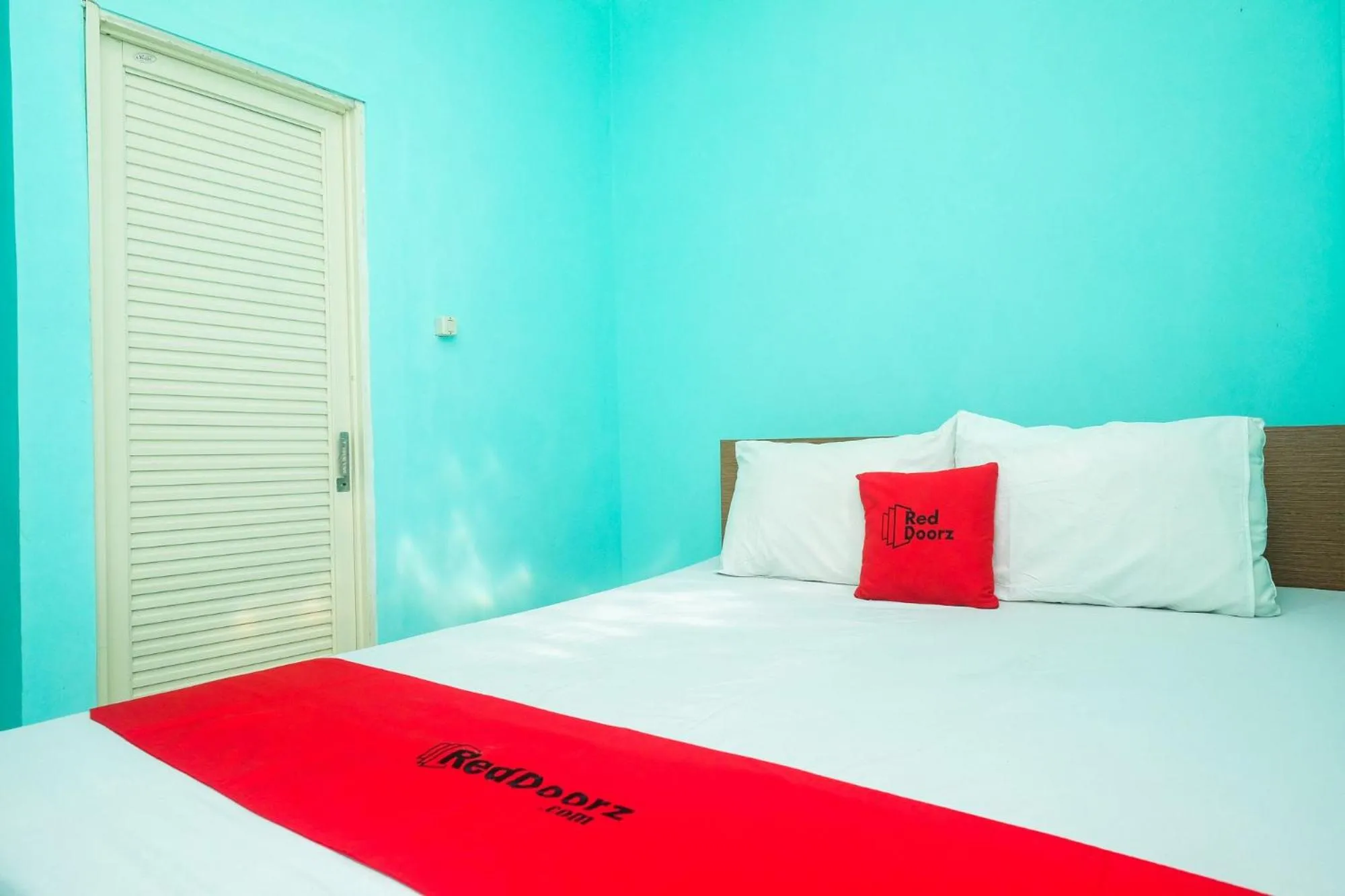 Bed in RedDoorz @ Jakal Atas KM 7