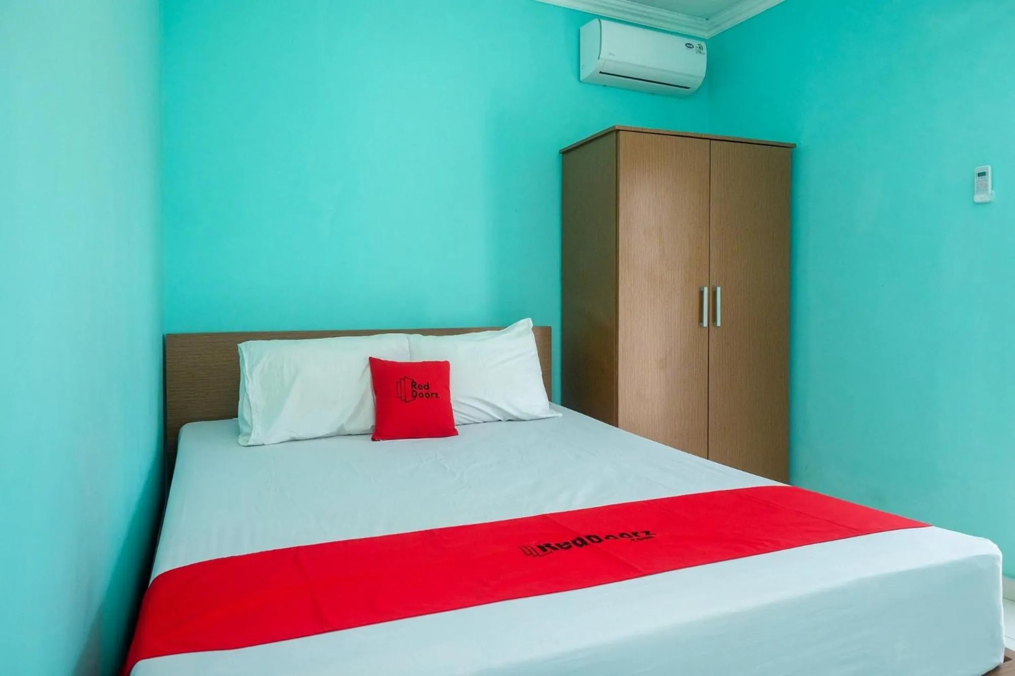 Bed in RedDoorz @ Jakal Atas KM 7