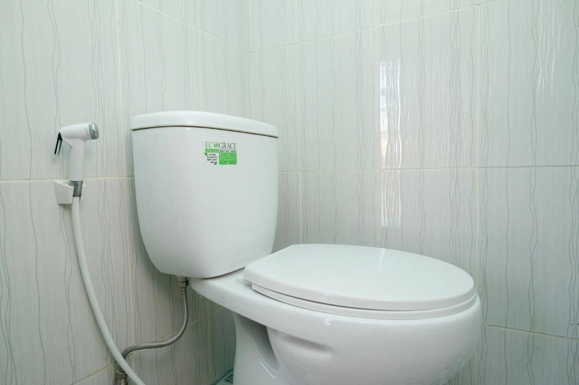 Toilet in RedDoorz @ Jakal Atas KM 7