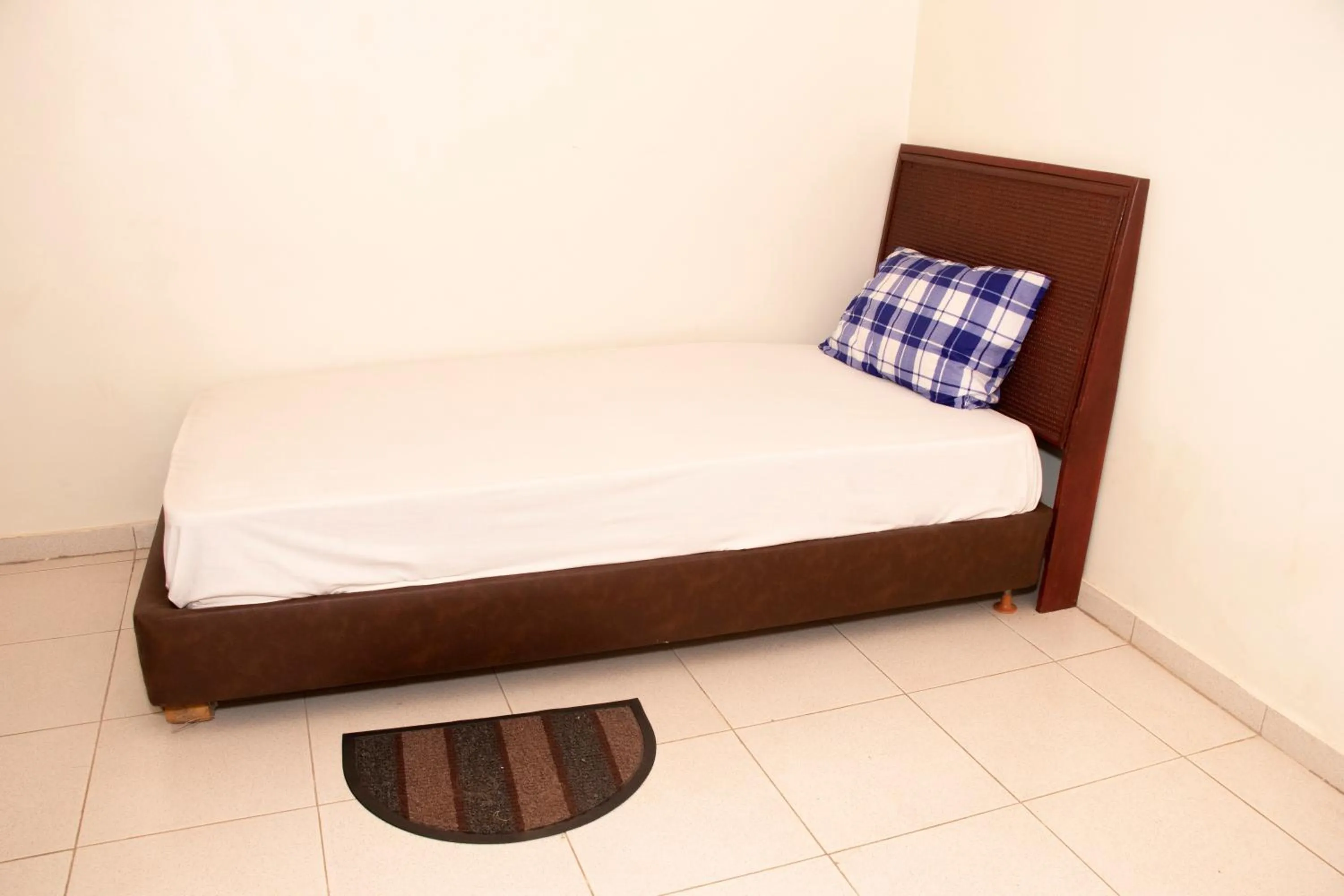 Bed in Alafia Hotel Ketou