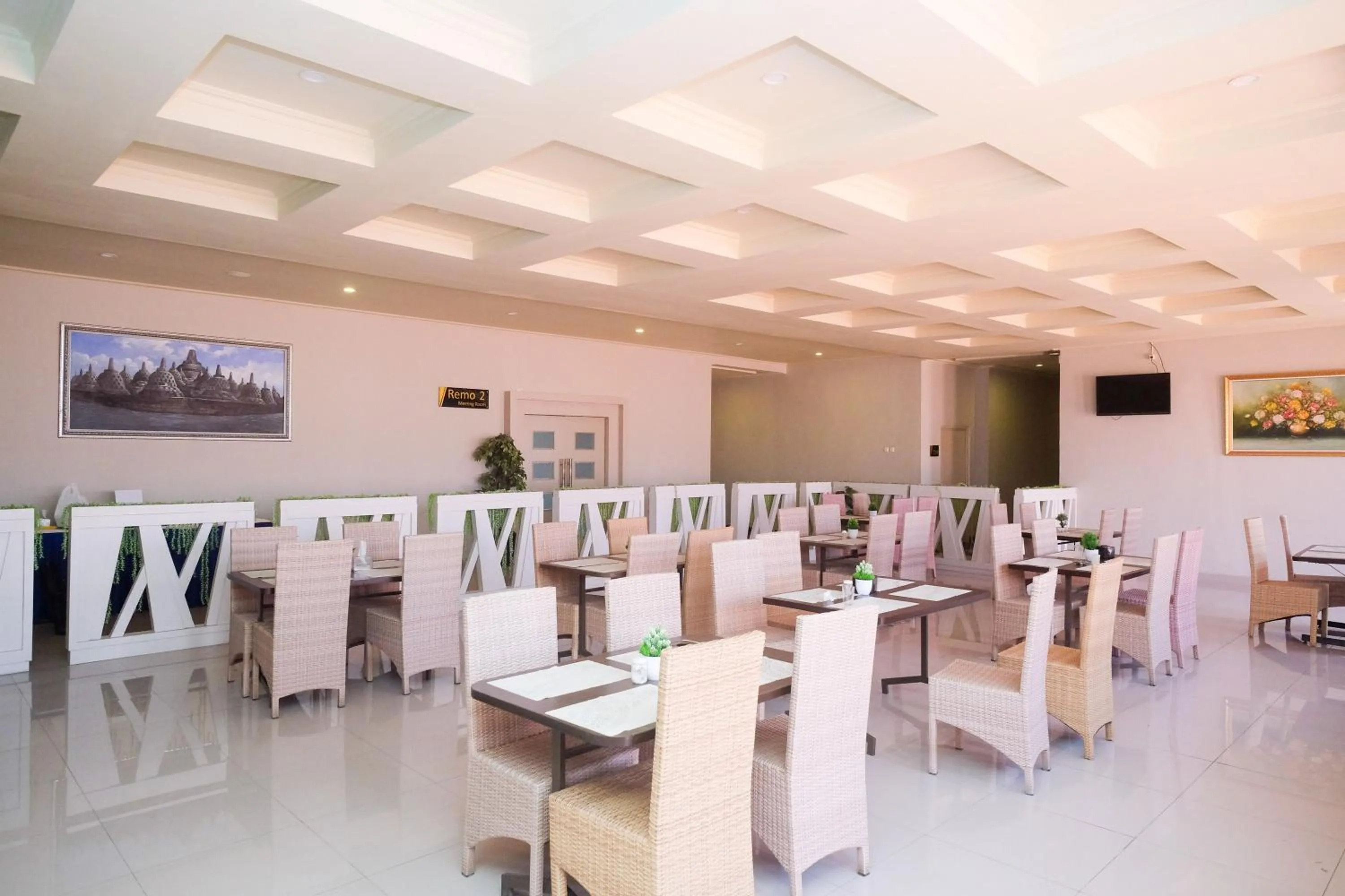 Restaurant/places to eat in Urbanview Hotel Dedy Jaya Brebes