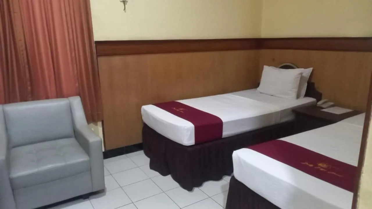 Bedroom, Bed in Urbanview Hotel Dedy Jaya Brebes