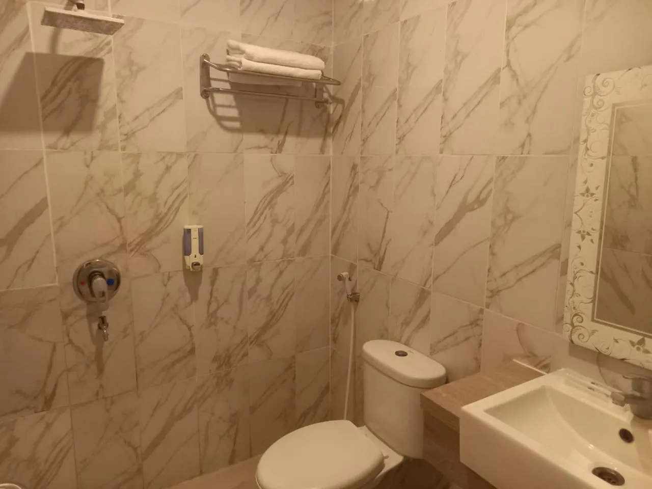Bathroom in Urbanview Hotel Dedy Jaya Brebes