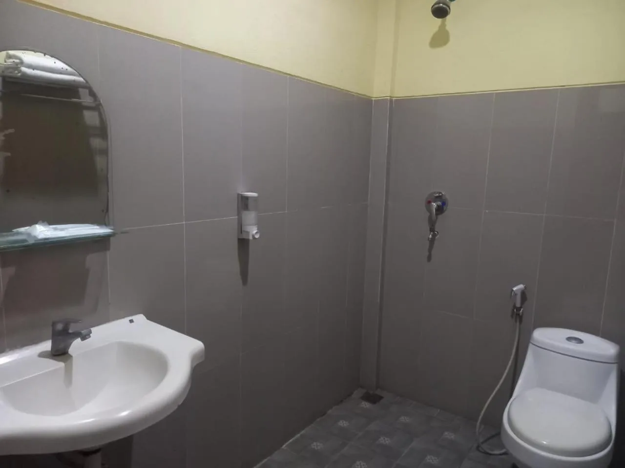 Bathroom in Urbanview Hotel Dedy Jaya Brebes