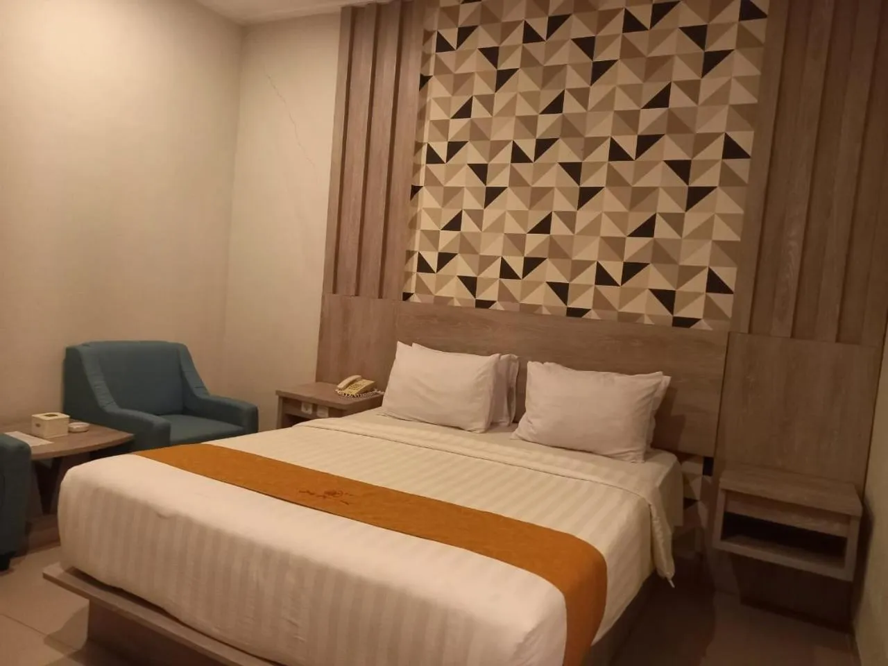 Bedroom, Bed in Urbanview Hotel Dedy Jaya Brebes