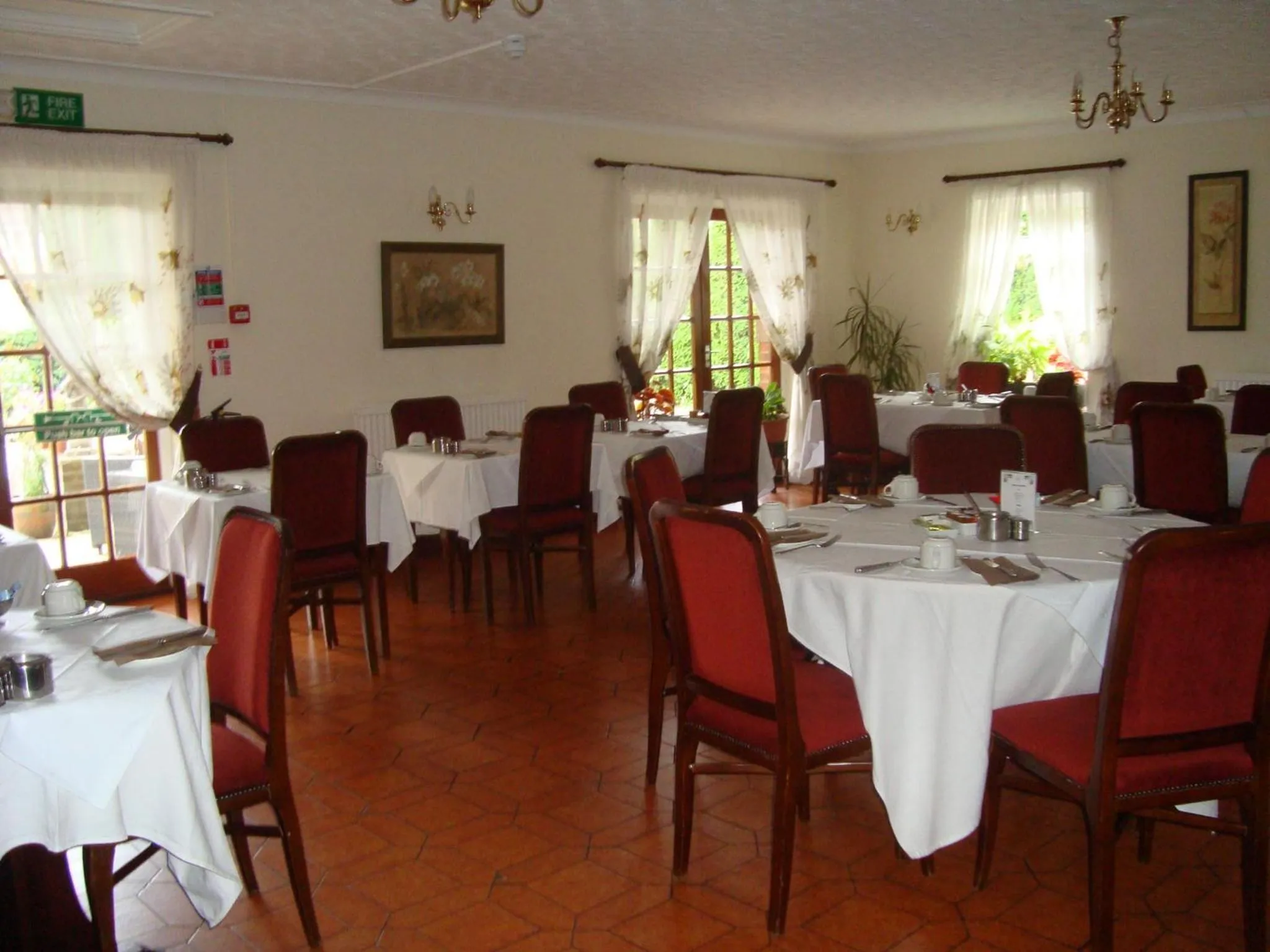 Restaurant/Places to Eat in Firs Hotel