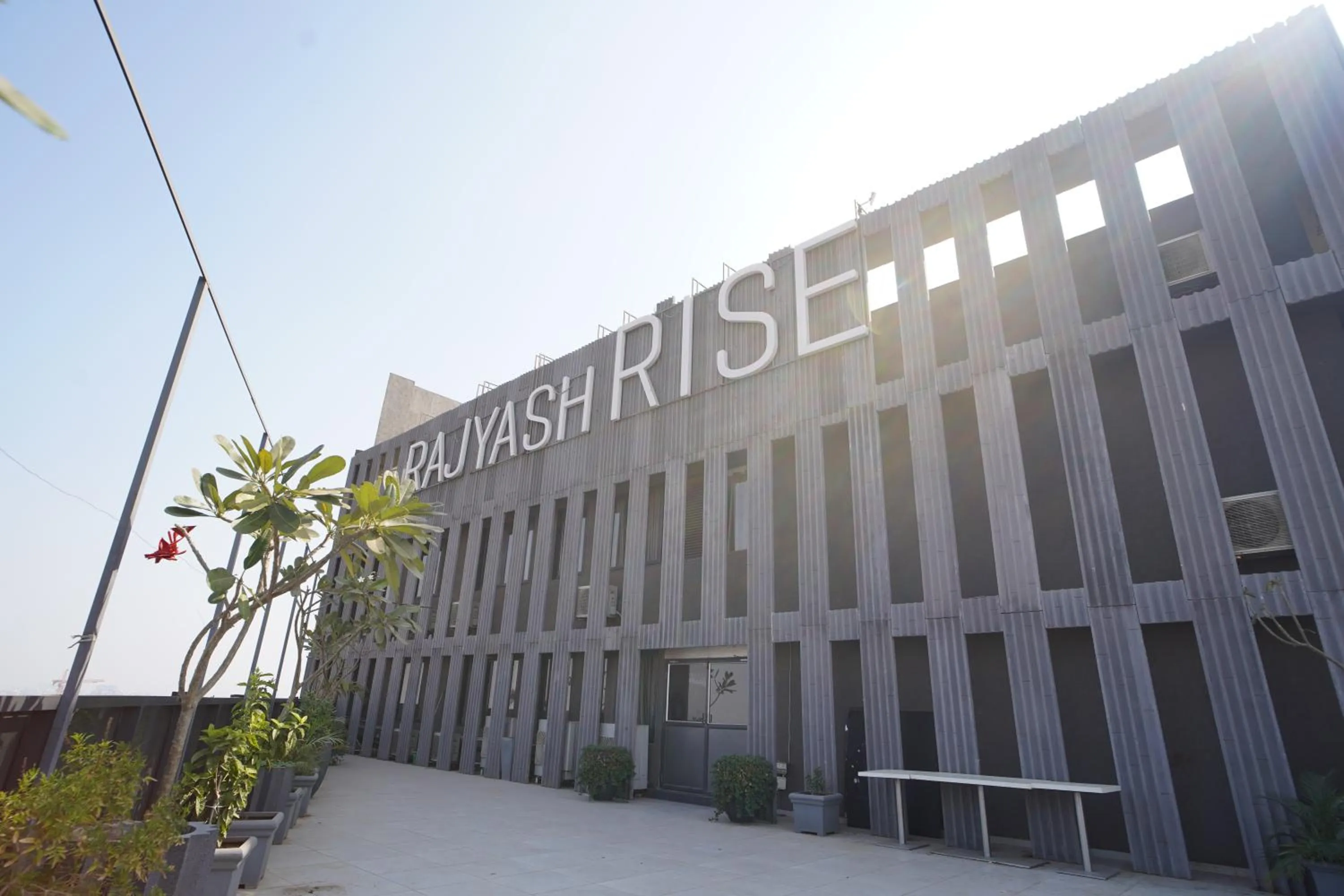 Day in Hotel Sunflare