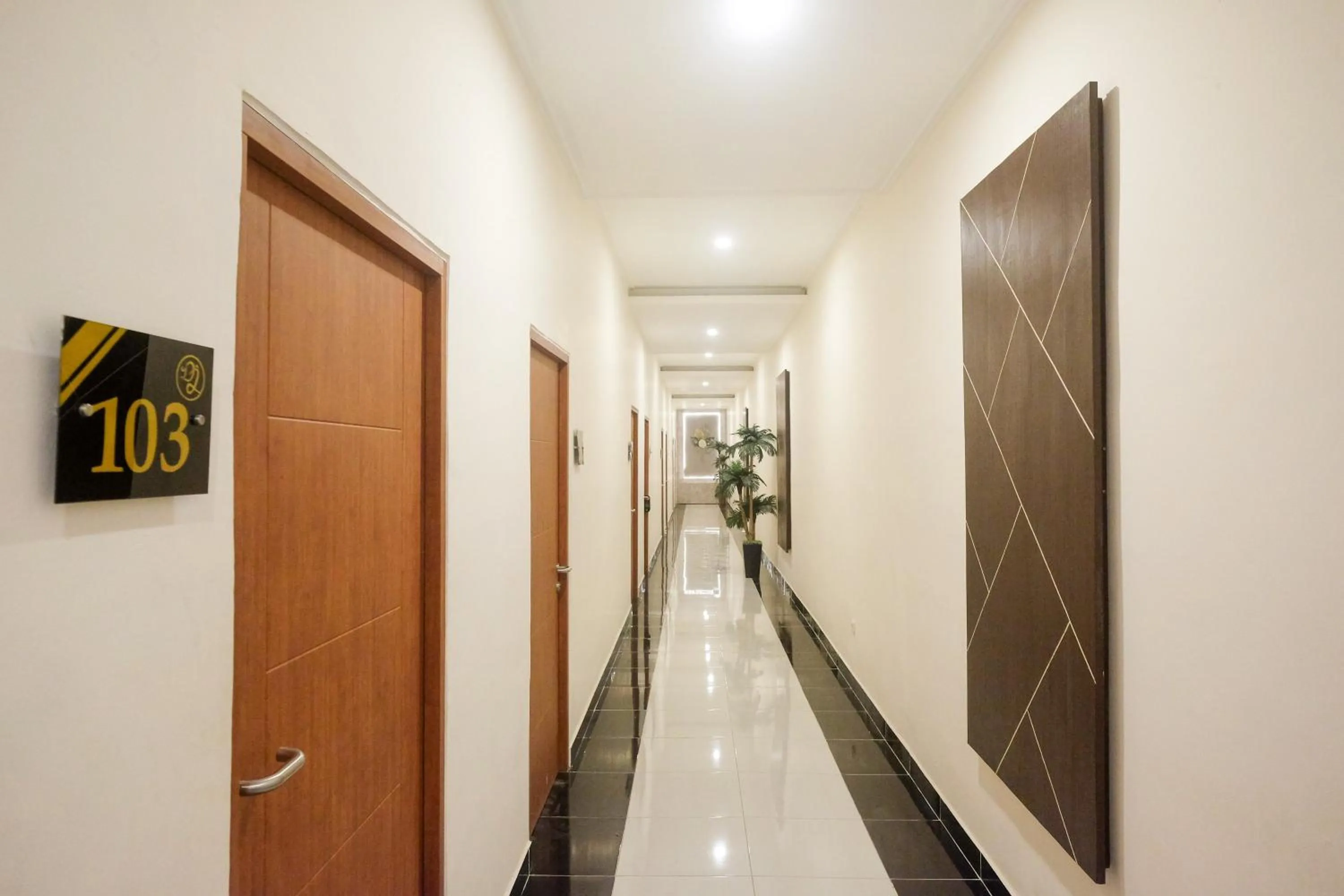 Property building in Urbanview Hotel DJ Inn Tegal