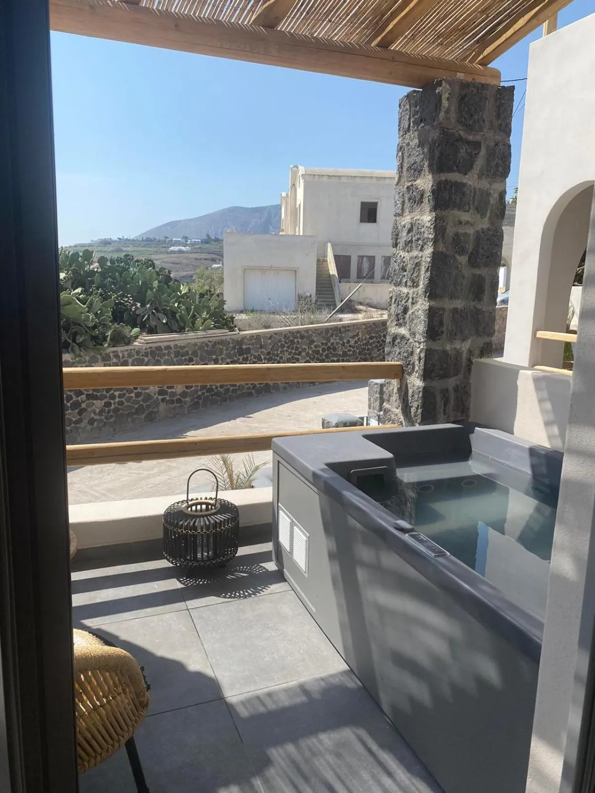 Hot Tub in Aidani Luxurious Rooms