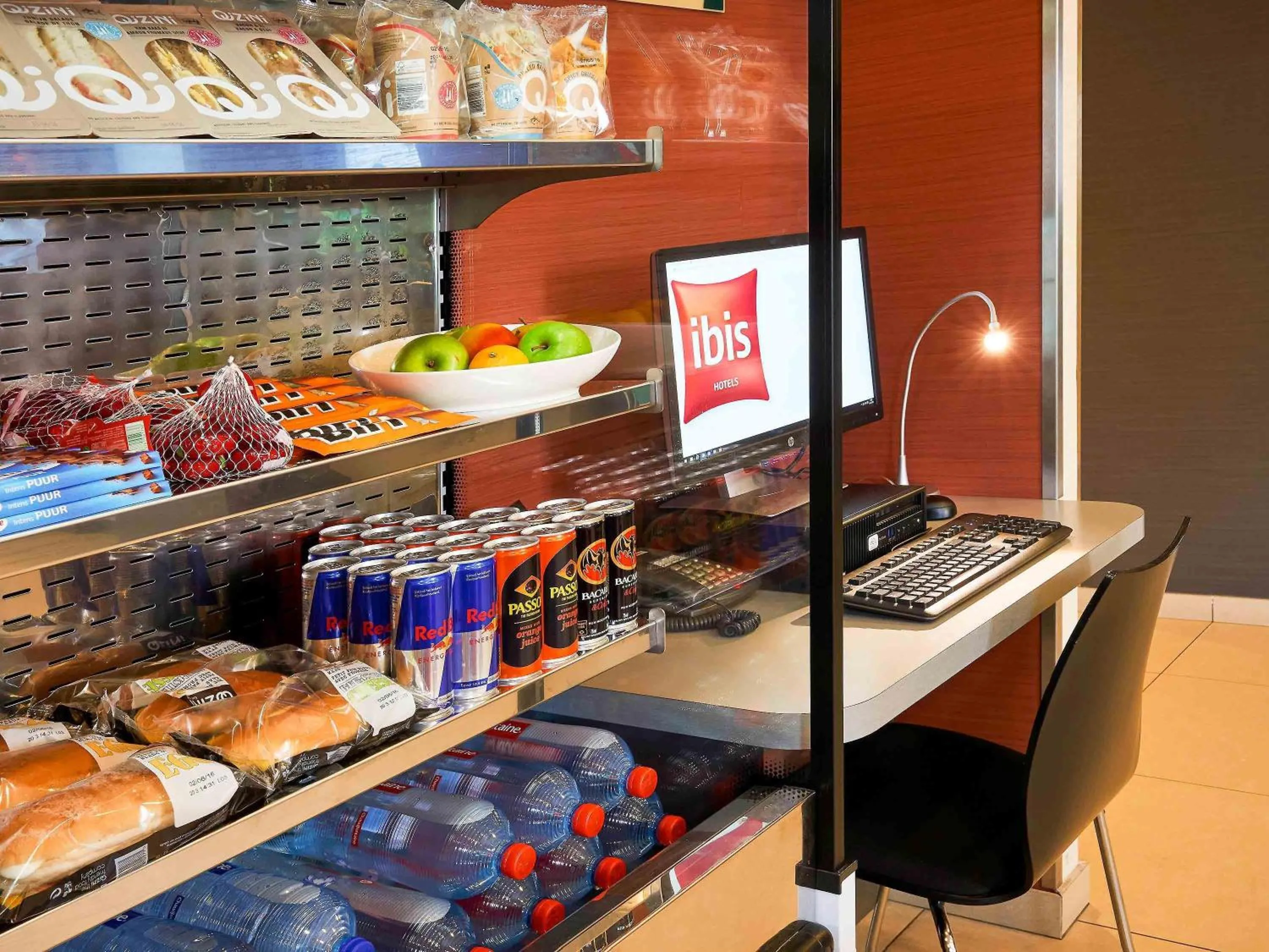 Restaurant/places to eat in ibis Tilburg