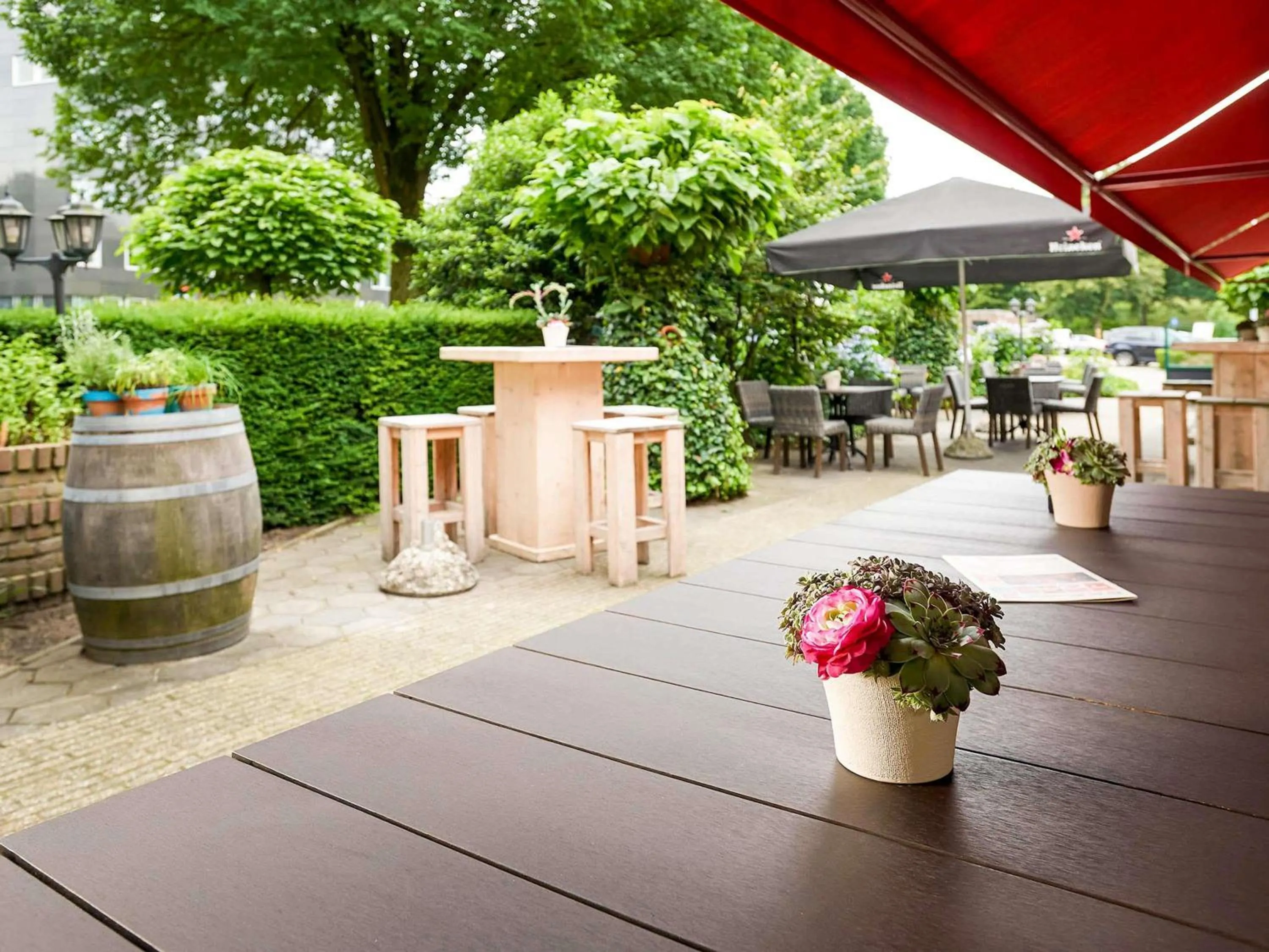 Restaurant/places to eat in ibis Tilburg