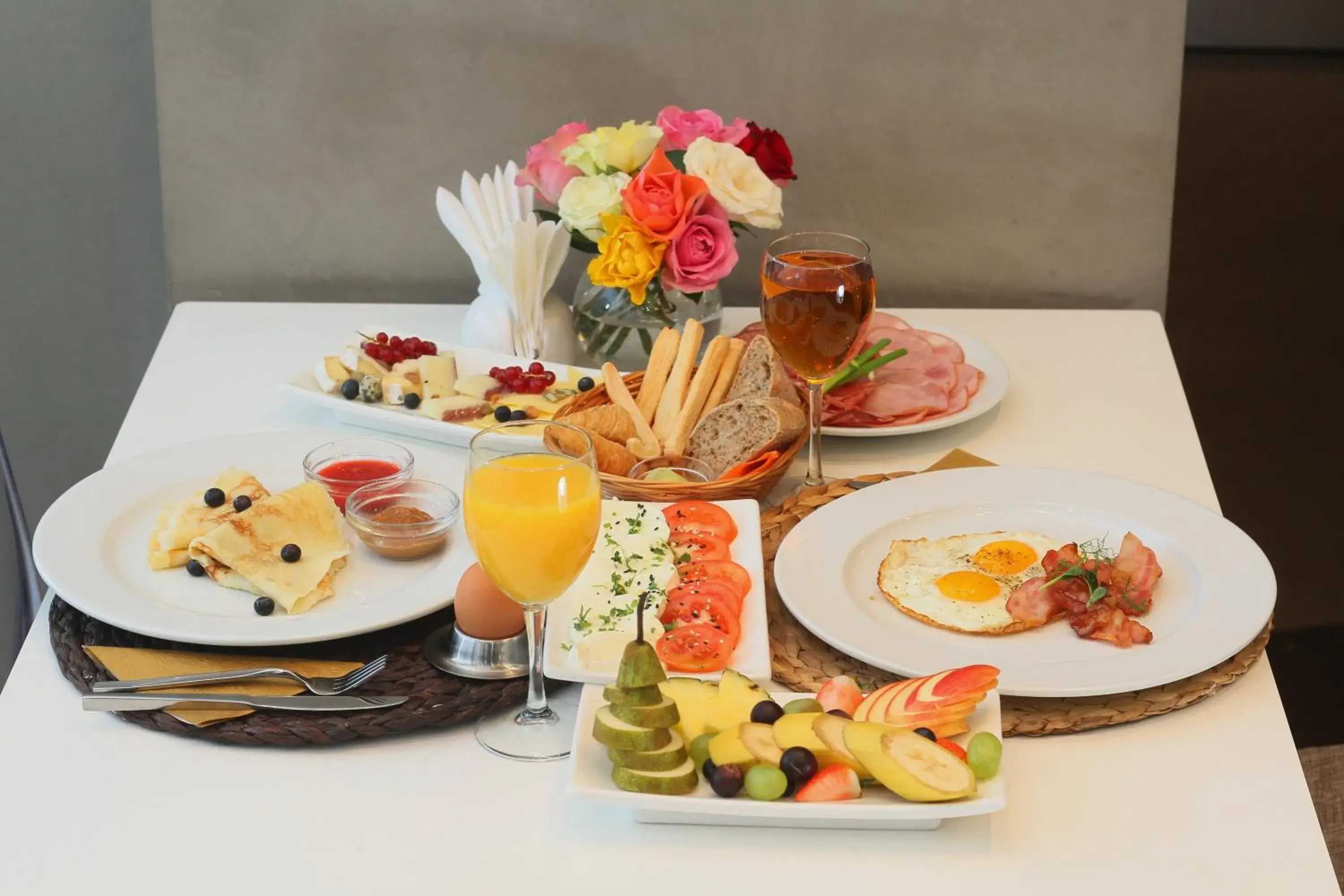 Food in Kurshi Hotel & Spa Food in Kurshi Hotel & Spa