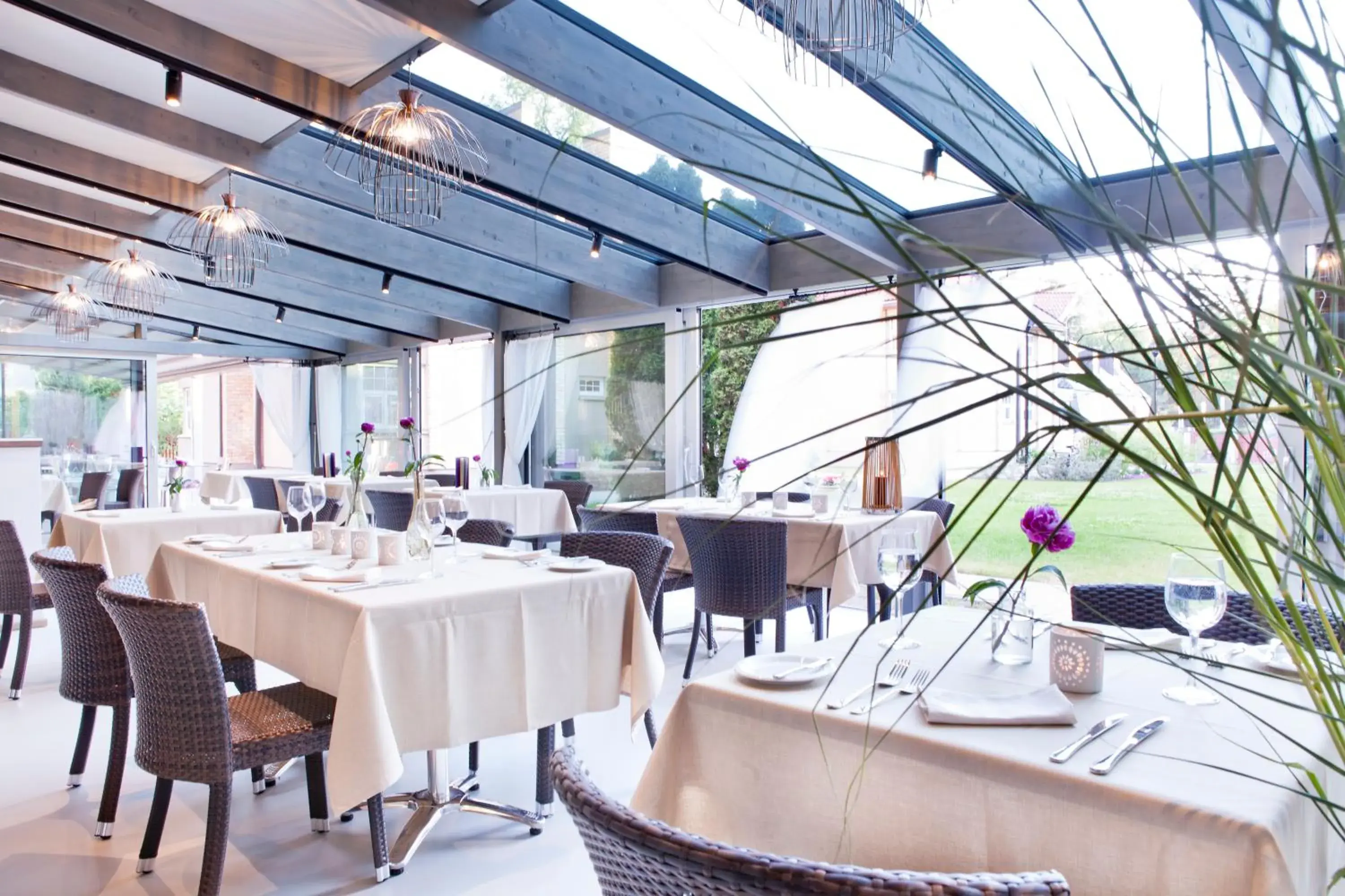 Restaurant/places to eat in Kurshi Hotel & Spa Restaurant/places to eat in Kurshi Hotel & Spa