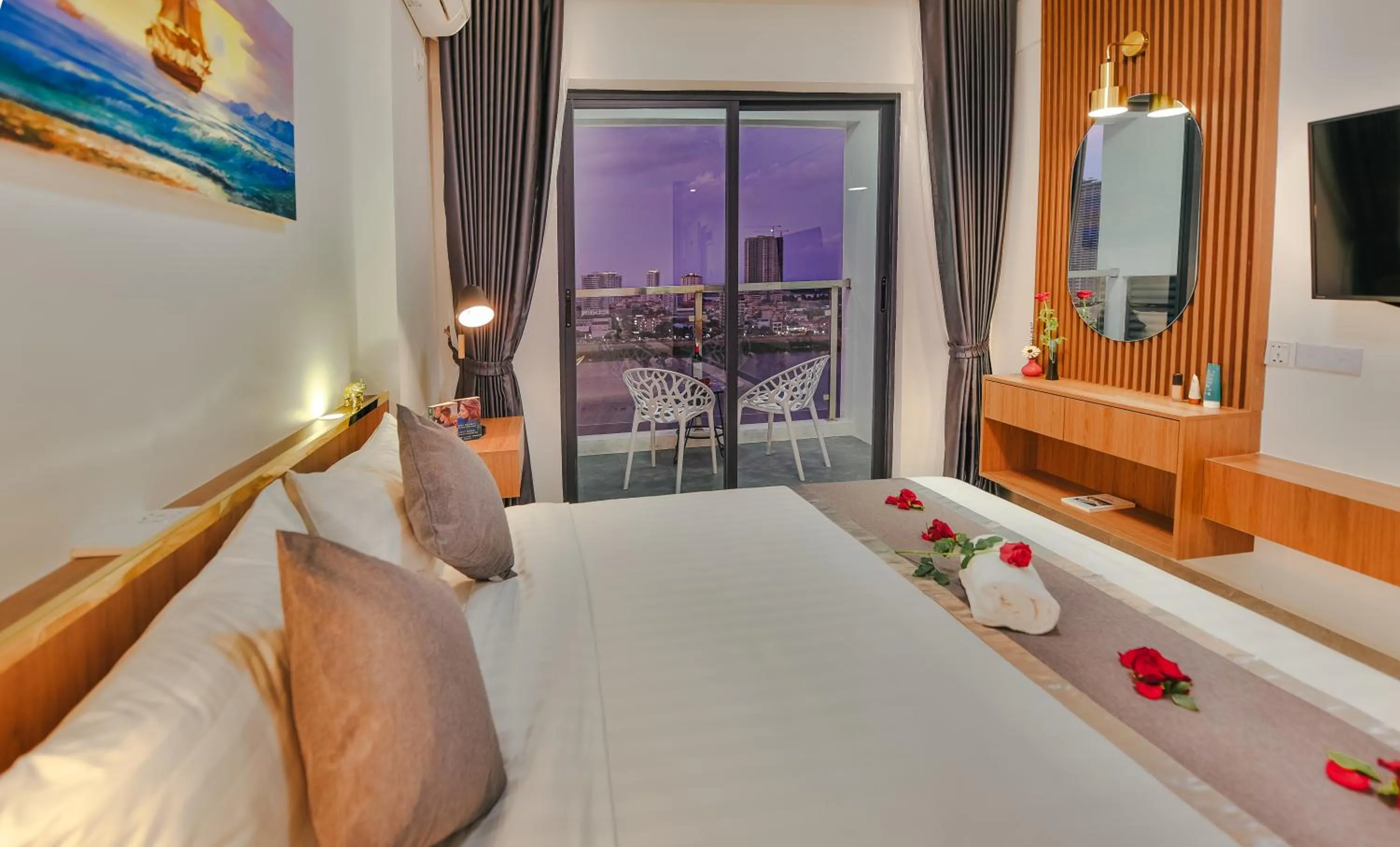 Photo of the whole room, Bed in M9 Kirirom Hotel