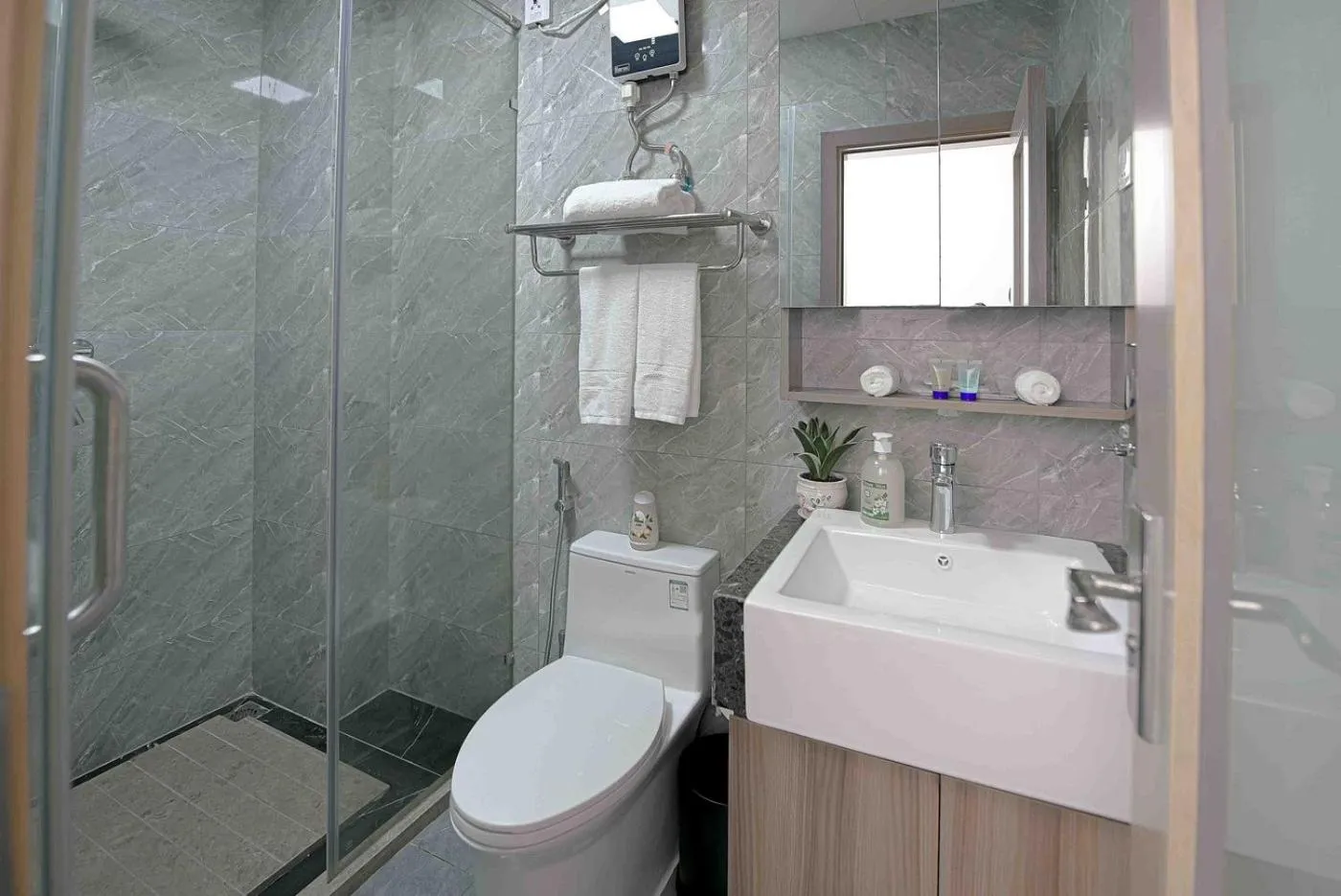 Toilet in M9 Kirirom Hotel