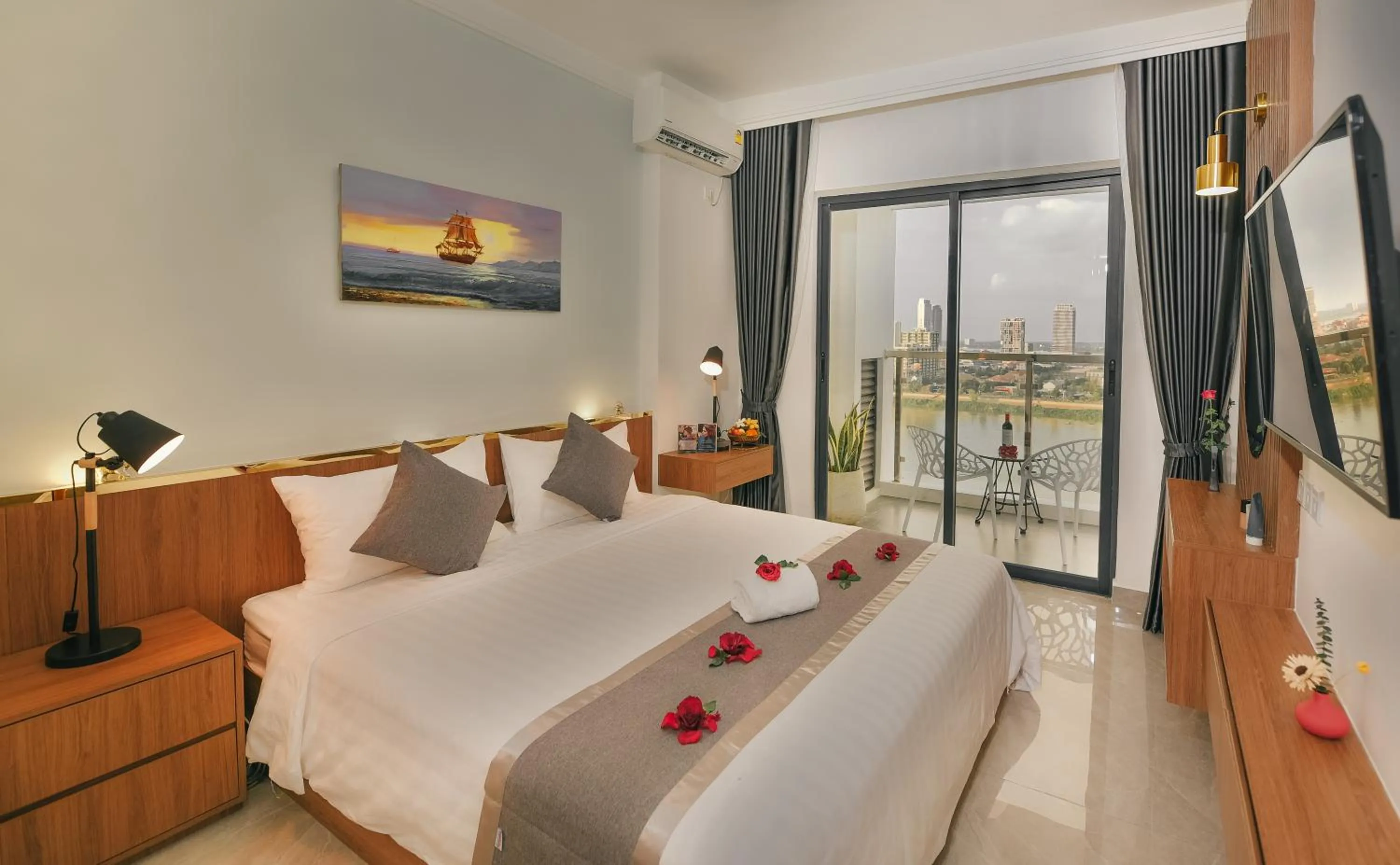 Bedroom, Bed in M9 Kirirom Hotel