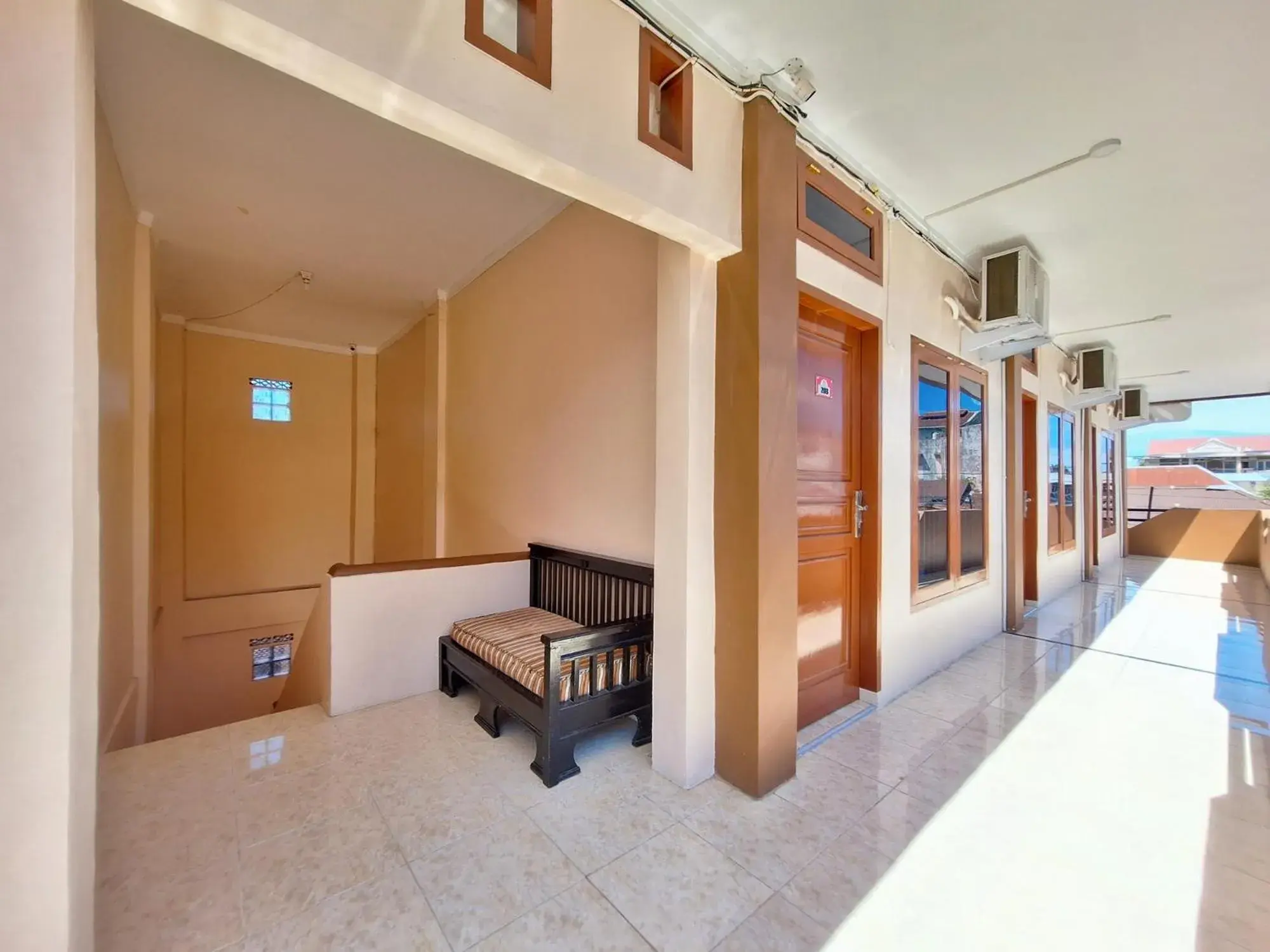 Property building in RedDoorz Syariah near Pasar Raya Padang Property building in RedDoorz Syariah near Pasar Raya Padang