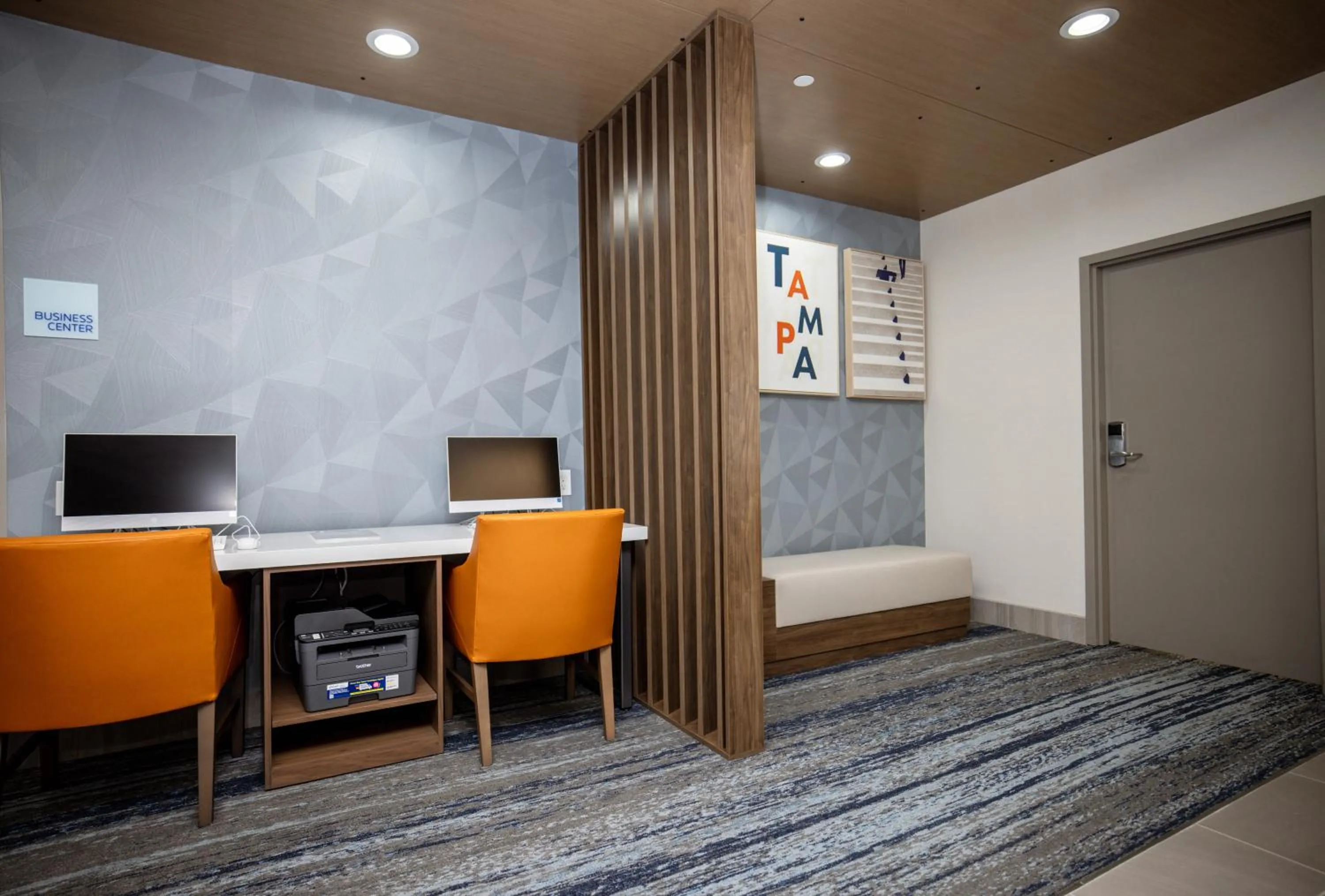 Business facilities in Holiday Inn Express & Suites Tampa Stadium - Airport Area by IHG