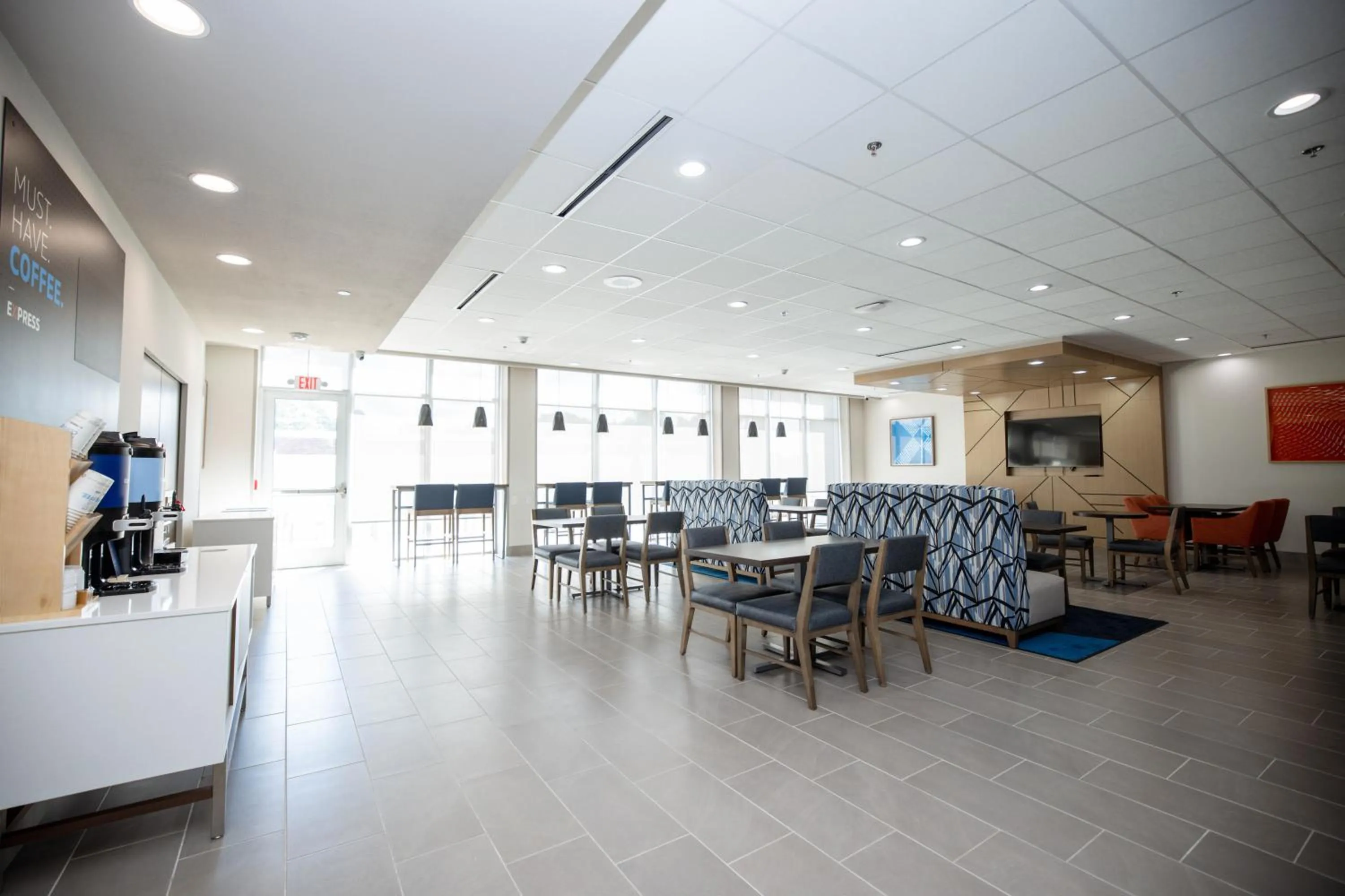 Breakfast in Holiday Inn Express & Suites Tampa Stadium - Airport Area by IHG