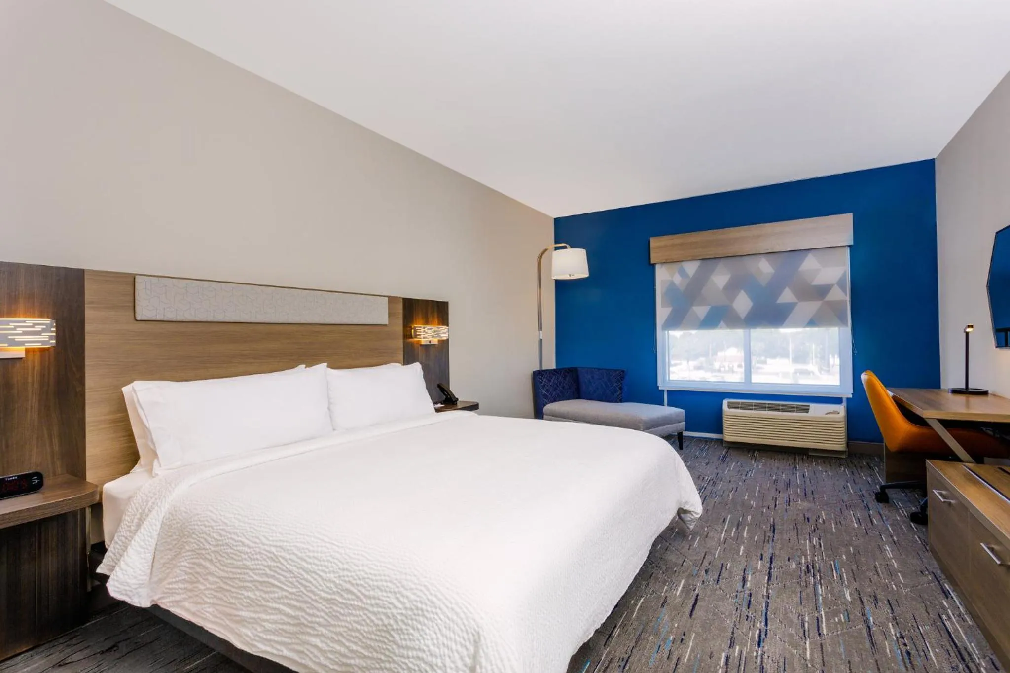 Photo of the whole room, Bed in Holiday Inn Express & Suites Tampa Stadium - Airport Area by IHG