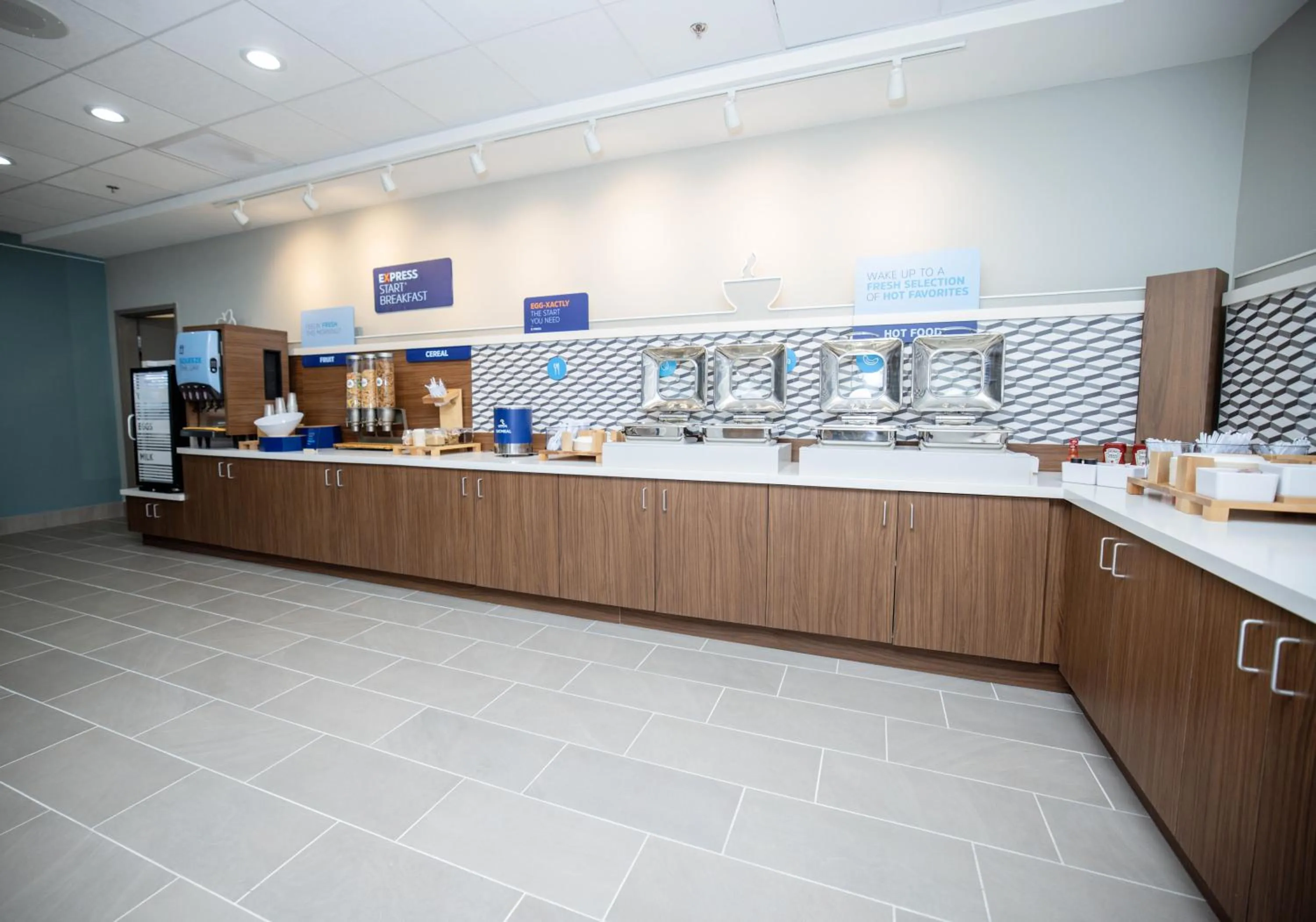 Breakfast in Holiday Inn Express & Suites Tampa Stadium - Airport Area by IHG