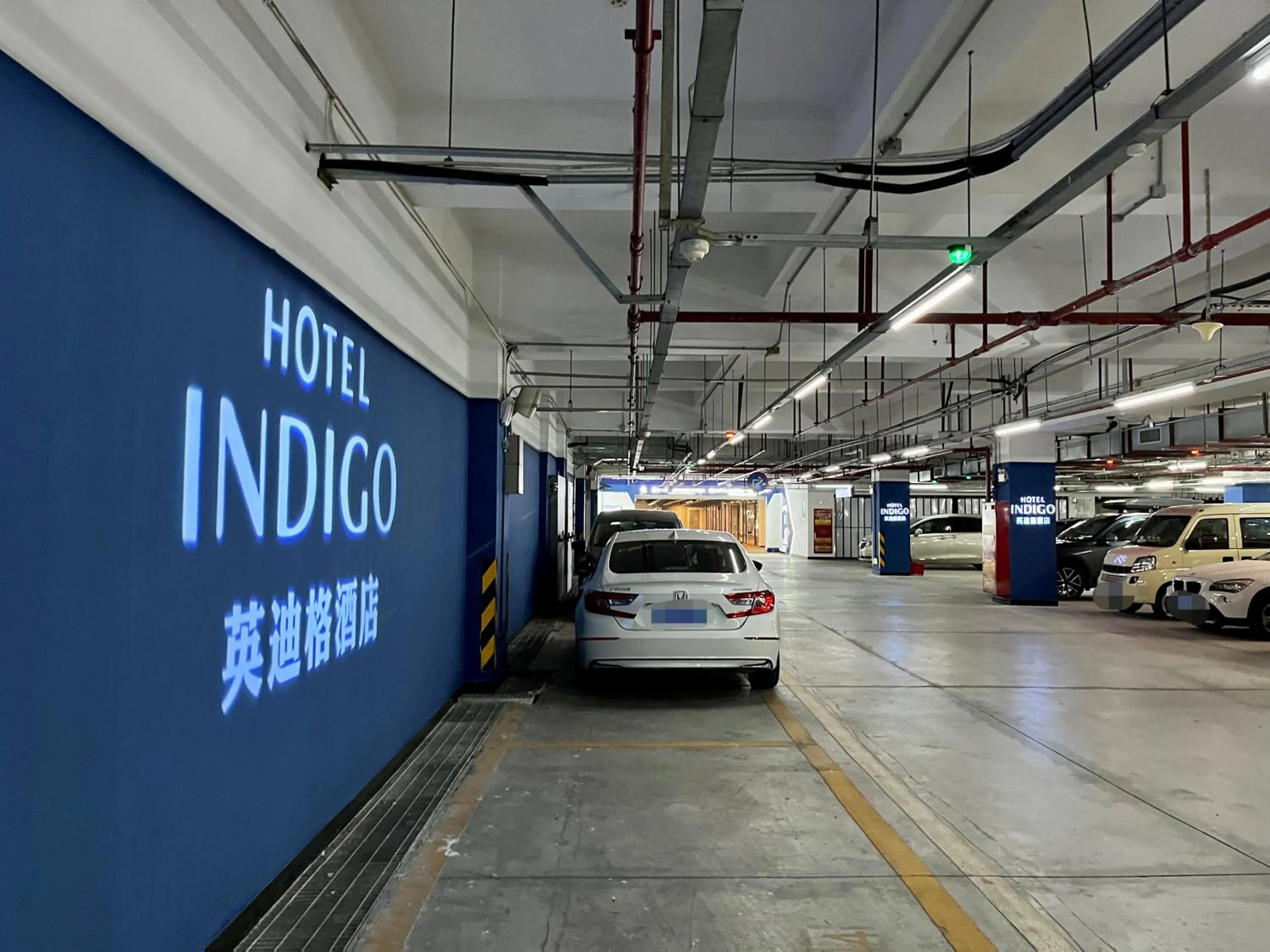 Parking in Hotel Indigo Guangzhou Haixinsha by IHG