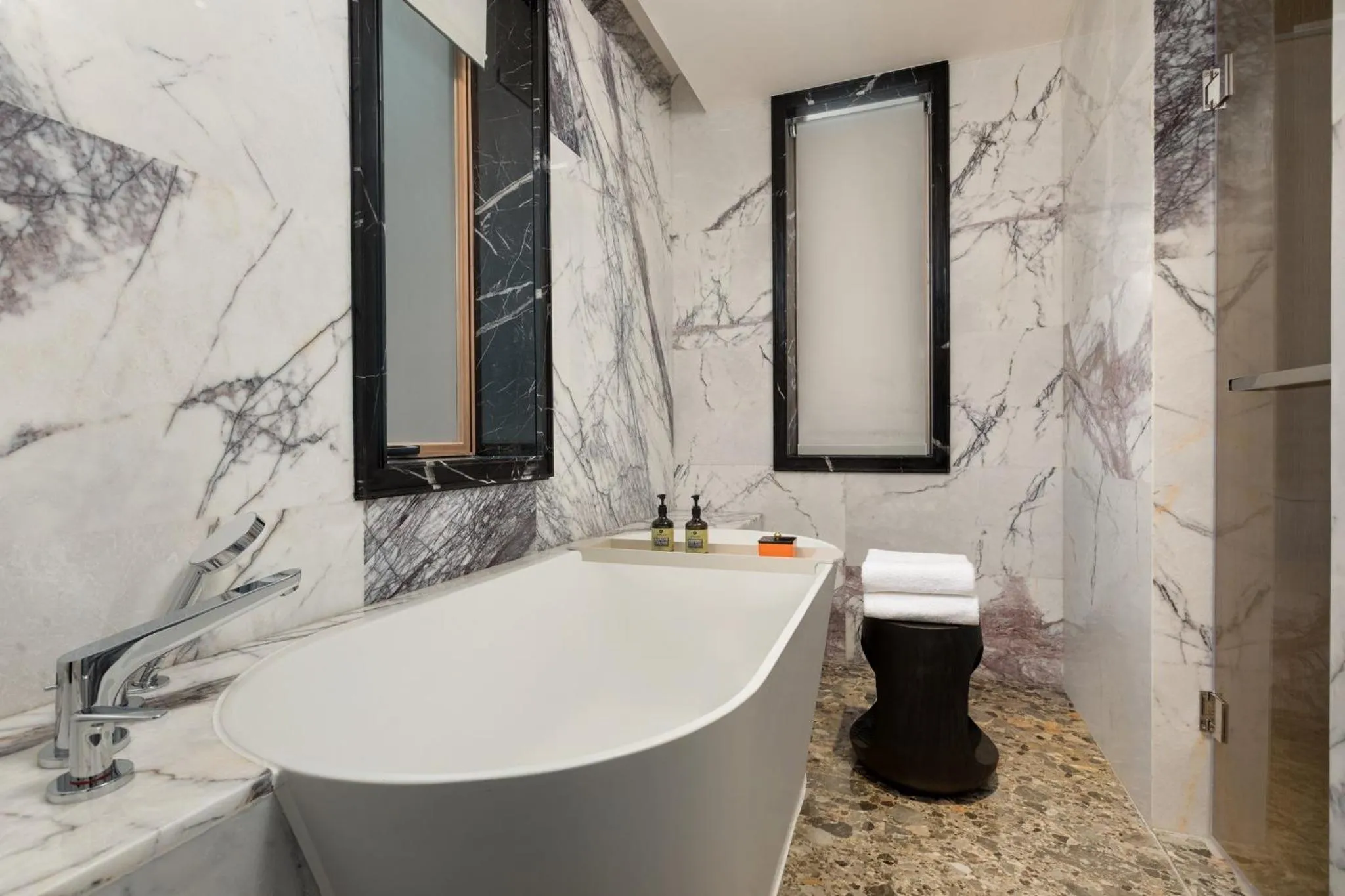 Photo of the whole room in Hotel Indigo Guangzhou Haixinsha by IHG