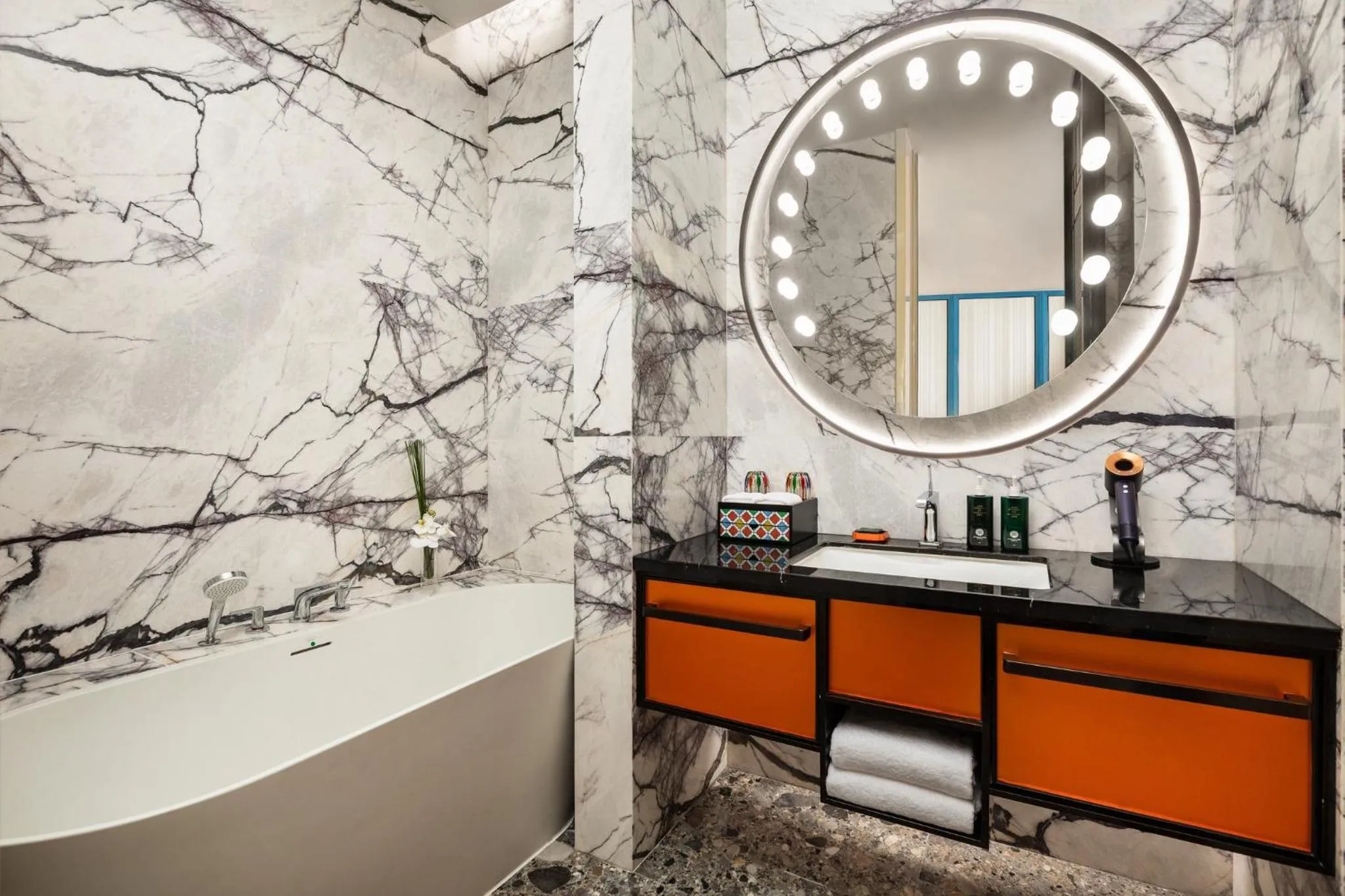 Bathroom in Hotel Indigo Guangzhou Haixinsha by IHG