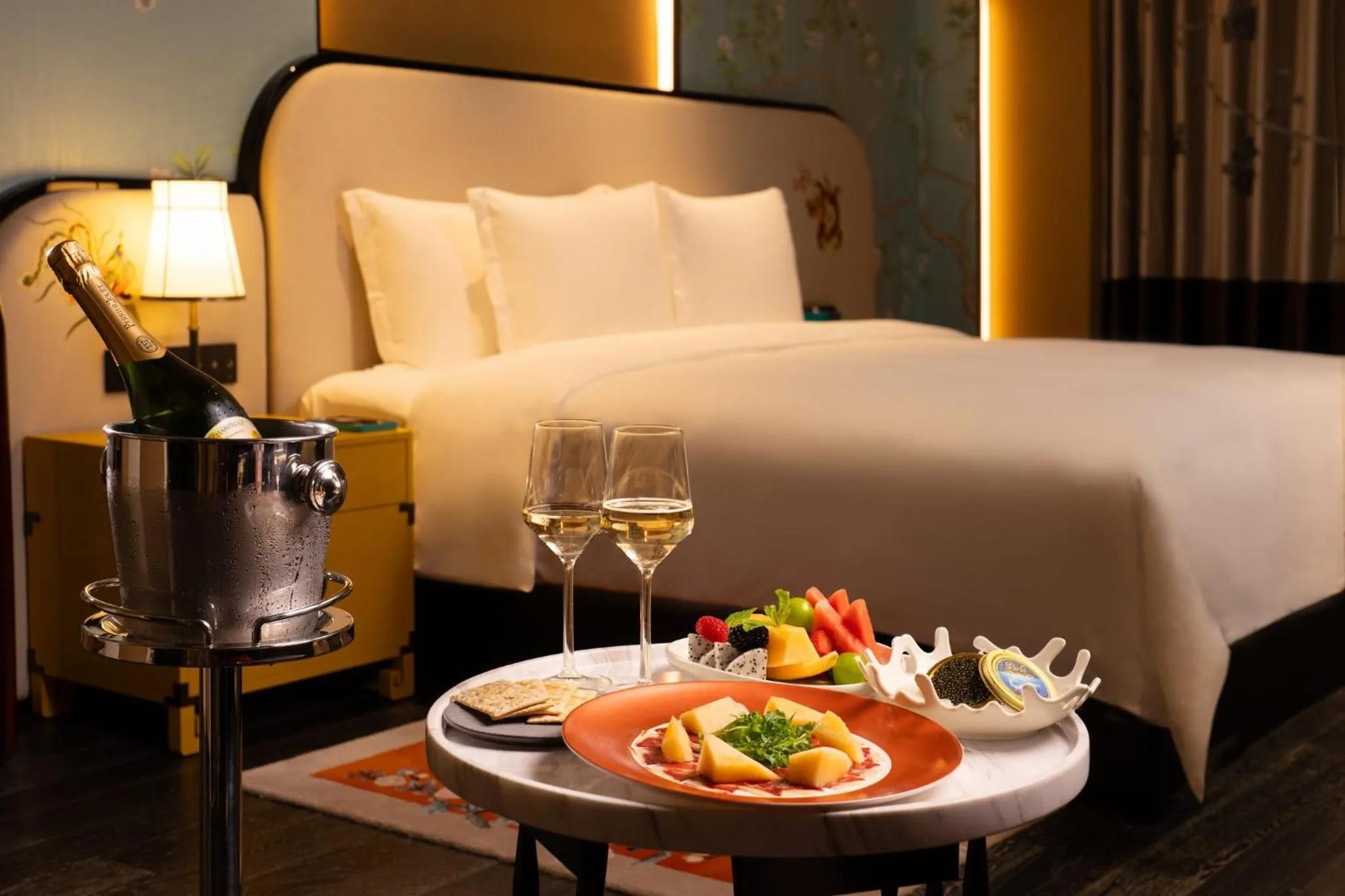 Photo of the whole room, Bed in Hotel Indigo Guangzhou Haixinsha by IHG