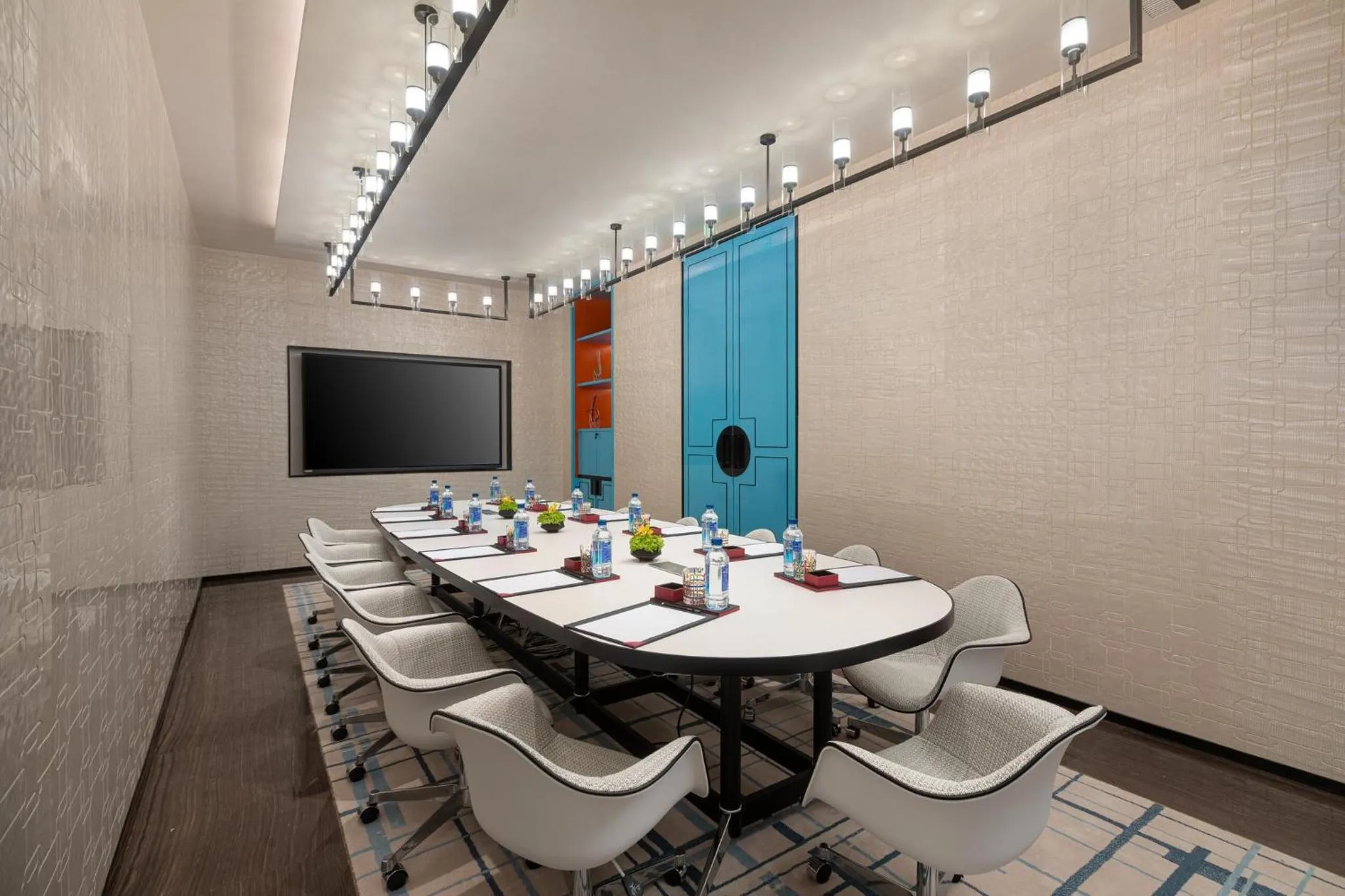 Meeting/conference room in Hotel Indigo Guangzhou Haixinsha by IHG
