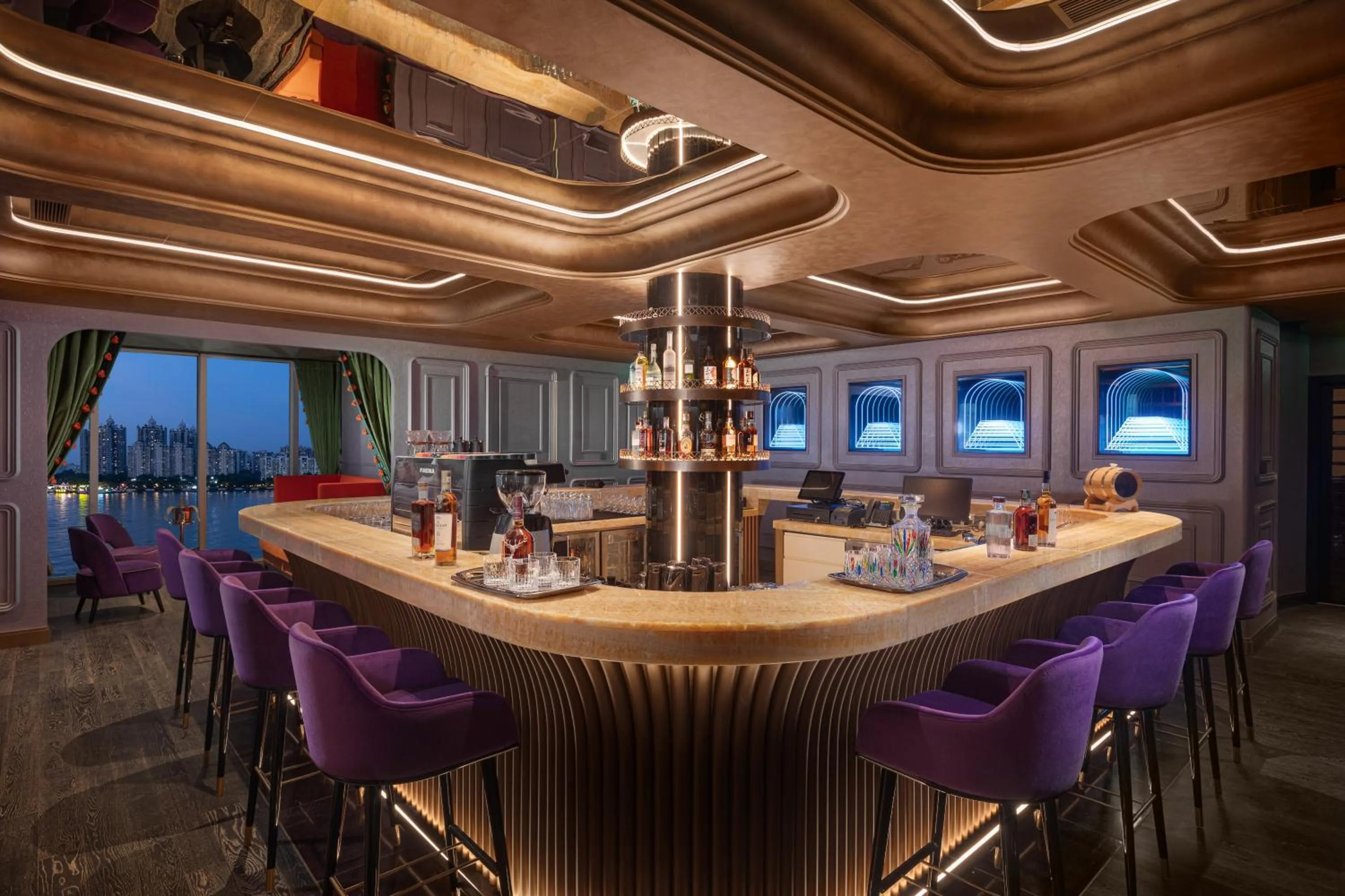 Lounge or bar in Hotel Indigo Guangzhou Haixinsha by IHG