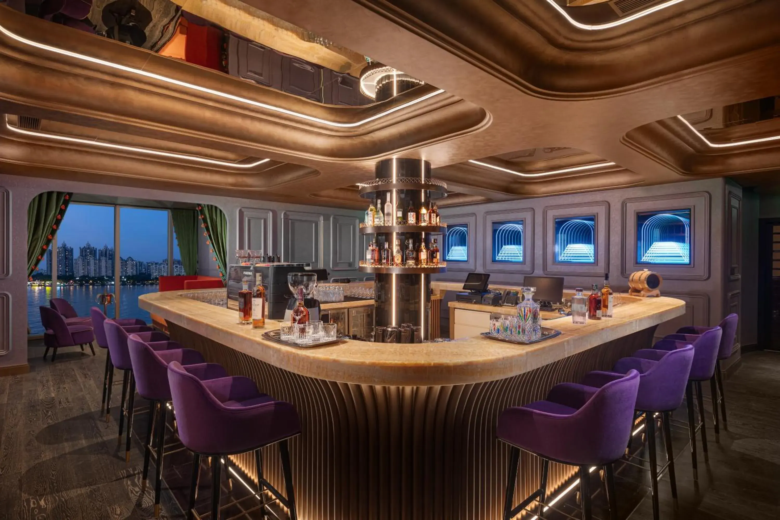 Lounge or bar in Hotel Indigo Guangzhou Haixinsha by IHG Lounge or bar in Hotel Indigo Guangzhou Haixinsha by IHG