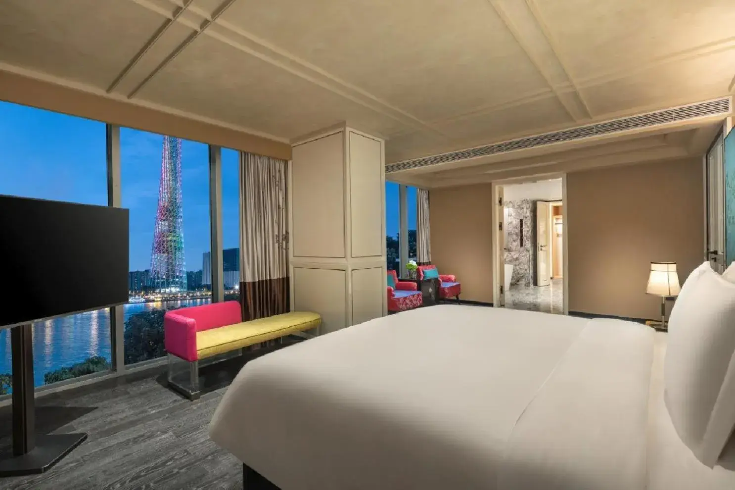 Bed in Hotel Indigo Guangzhou Haixinsha by IHG Bed in Hotel Indigo Guangzhou Haixinsha by IHG