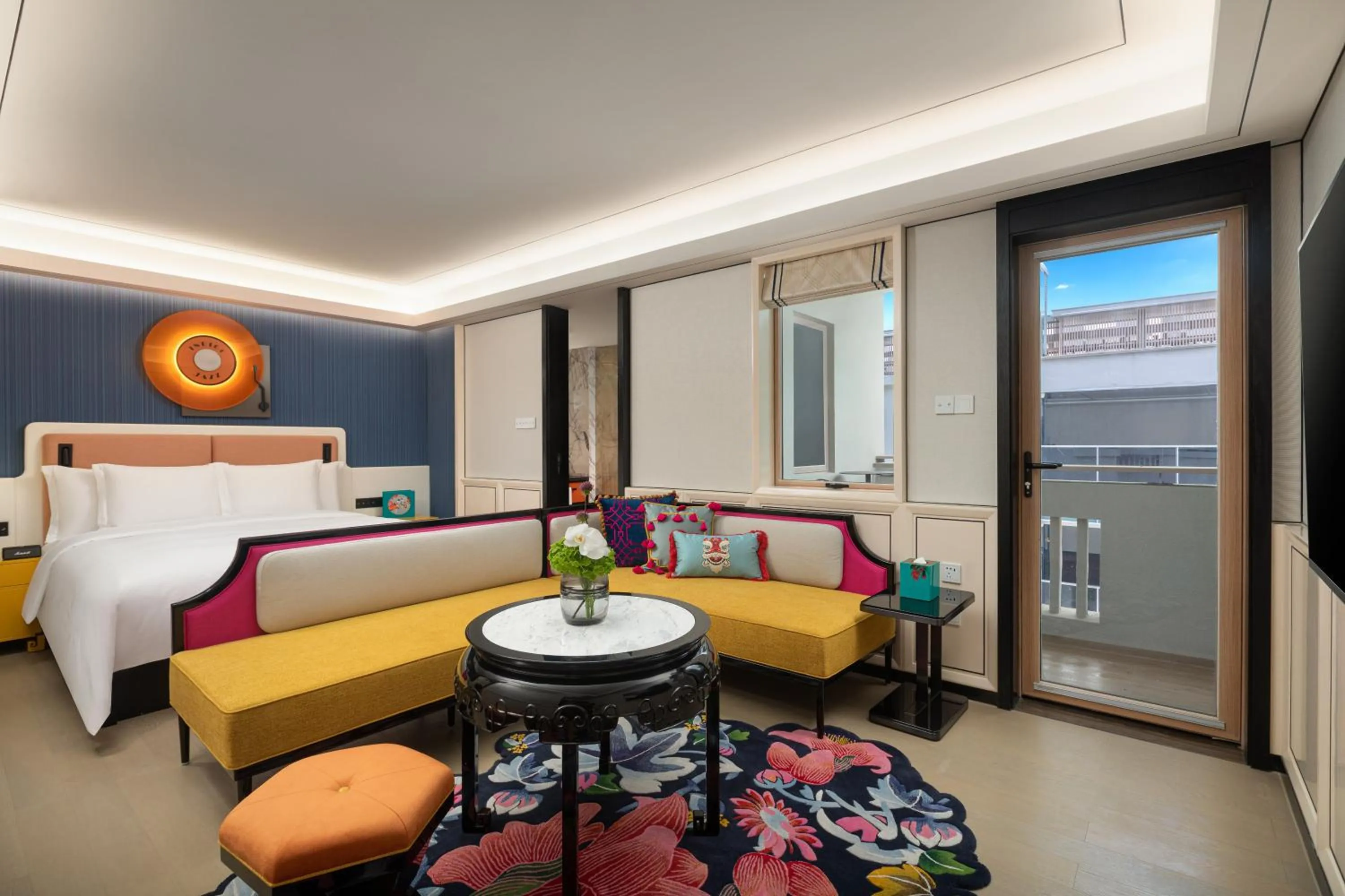 View (from property/room), Bed in Hotel Indigo Guangzhou Haixinsha by IHG