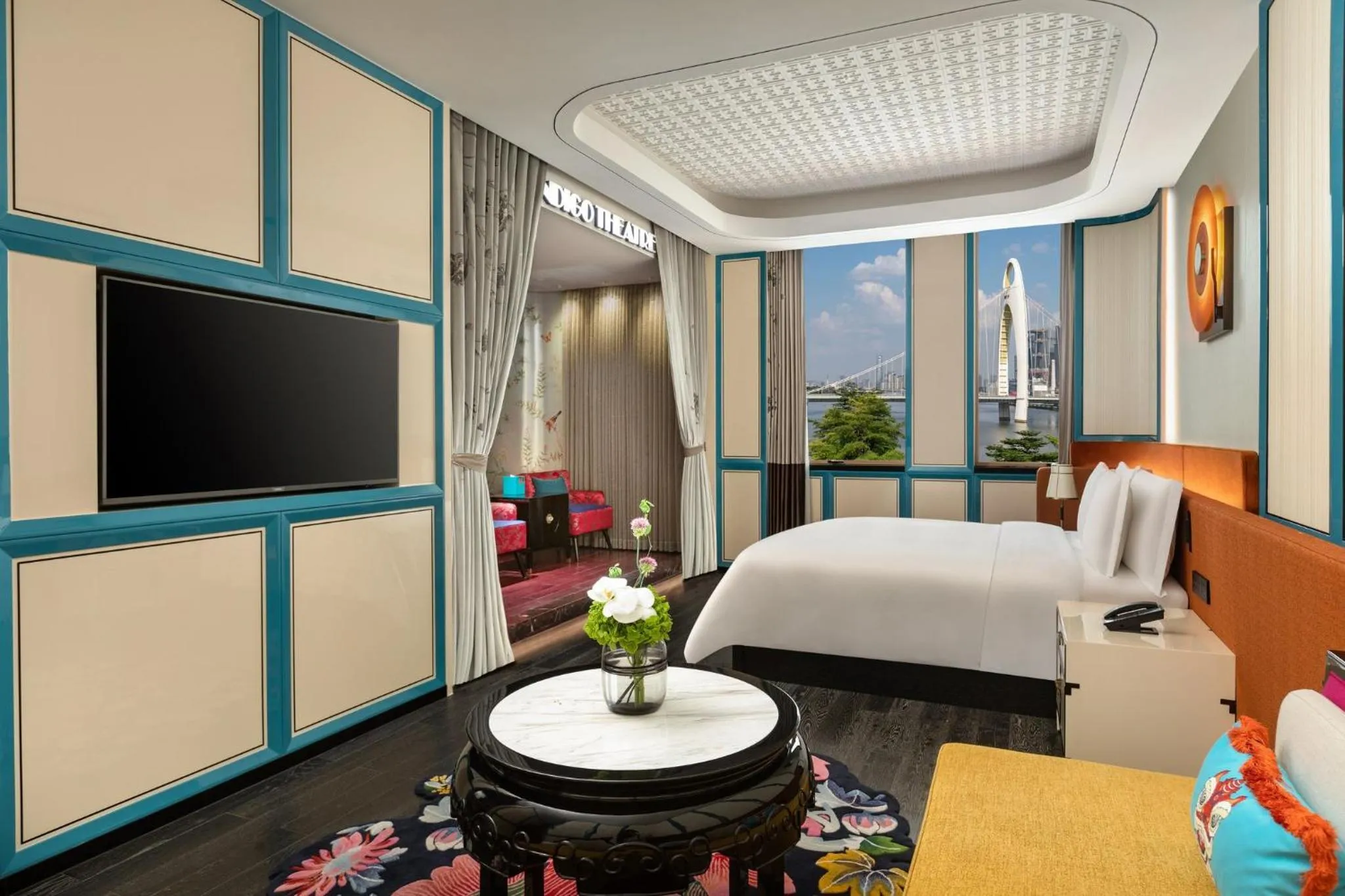 Photo of the whole room, Bed in Hotel Indigo Guangzhou Haixinsha by IHG