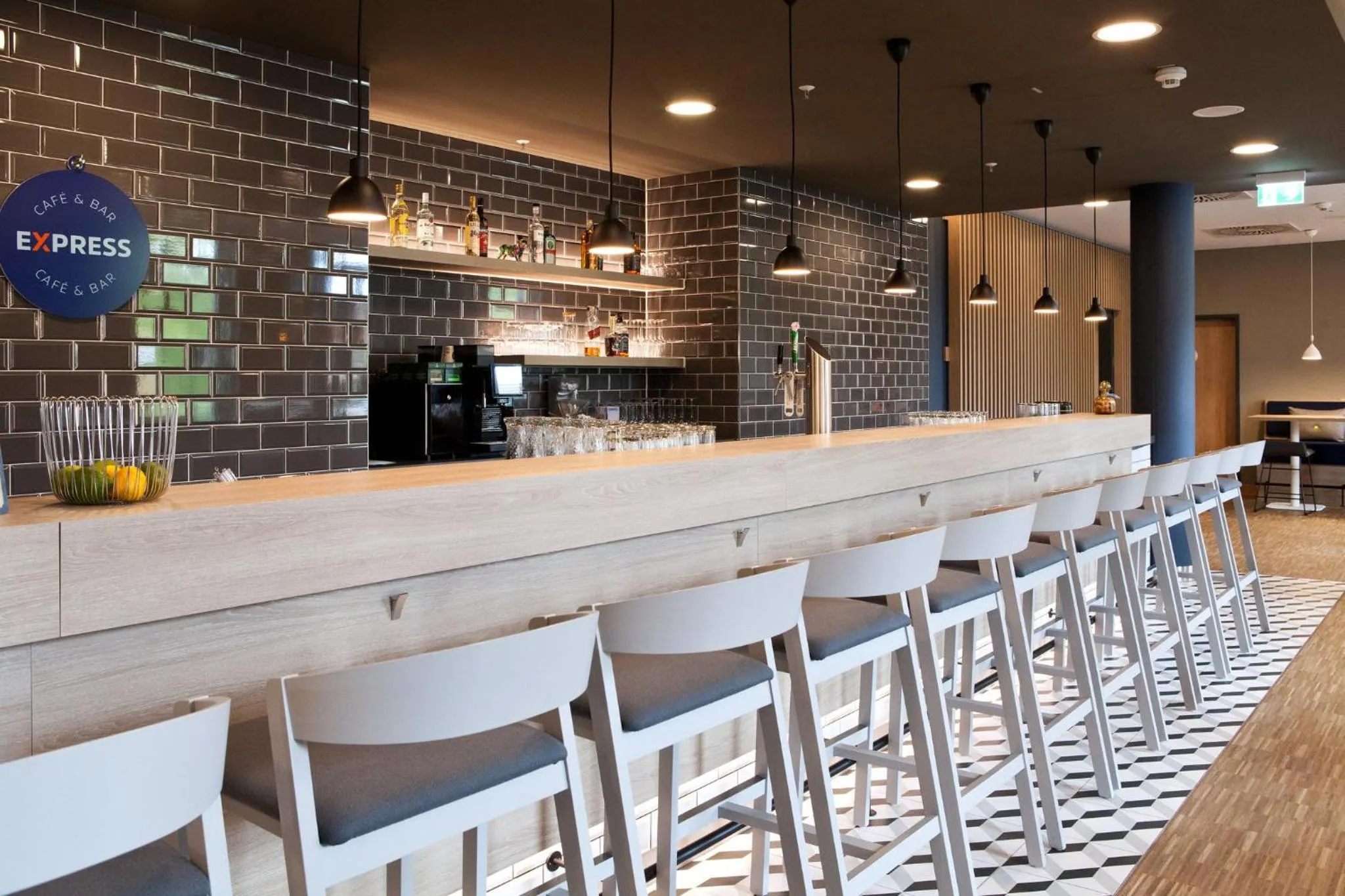 Lounge or bar in Holiday Inn Express Bochum by IHG