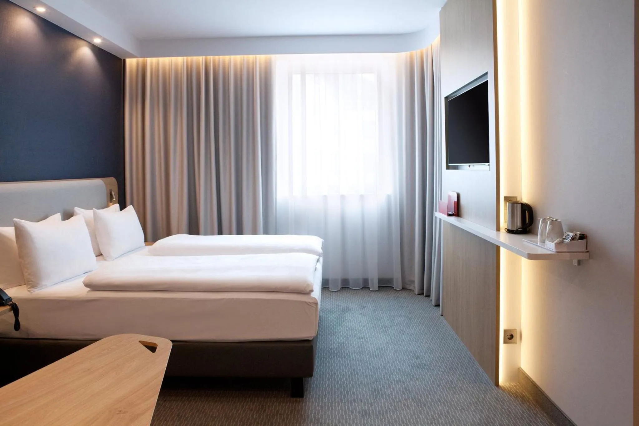 Photo of the whole room, Bed in Holiday Inn Express Bochum by IHG