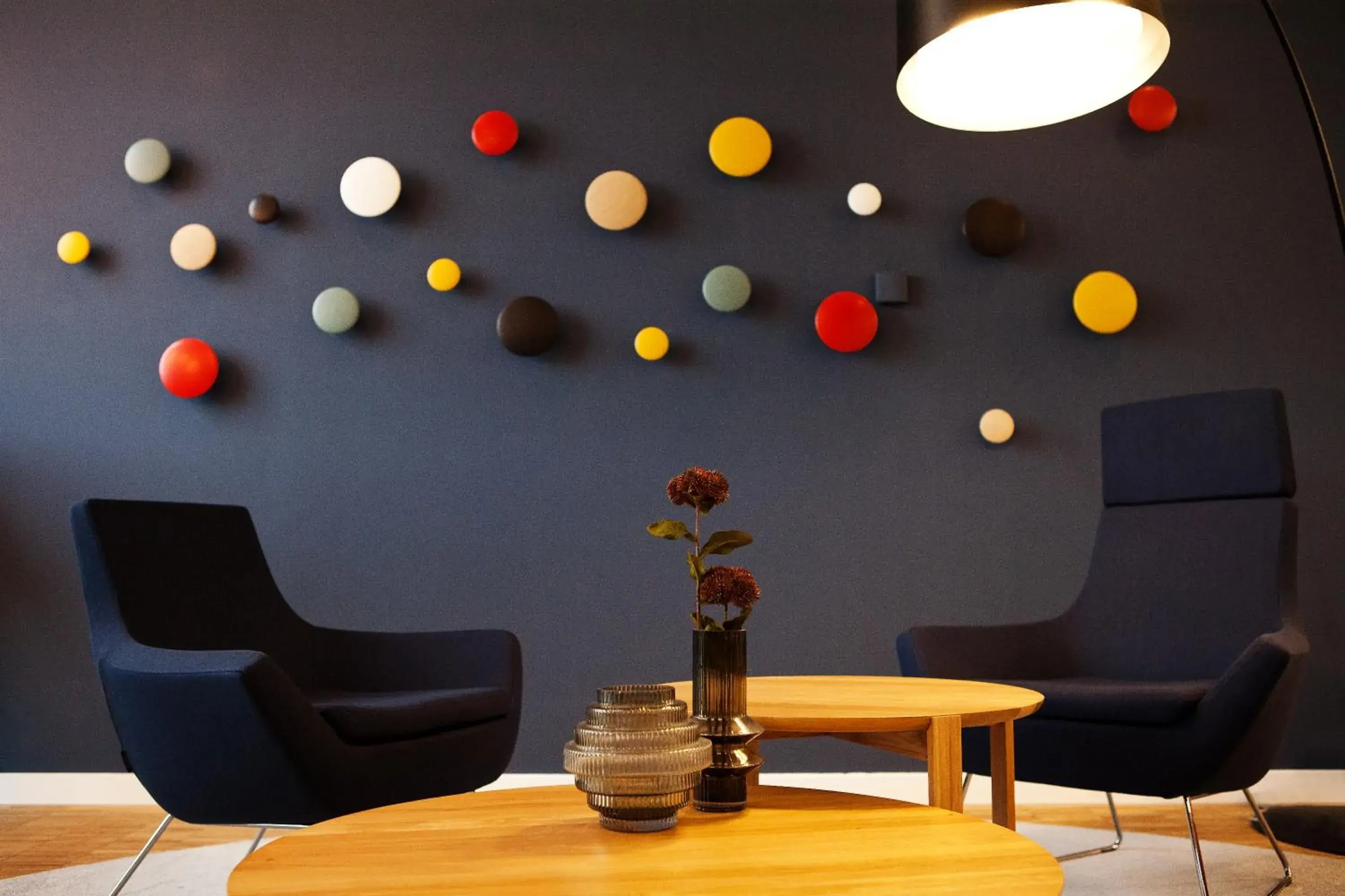 Lounge or bar in Holiday Inn Express Bochum by IHG Lounge or bar in Holiday Inn Express Bochum by IHG