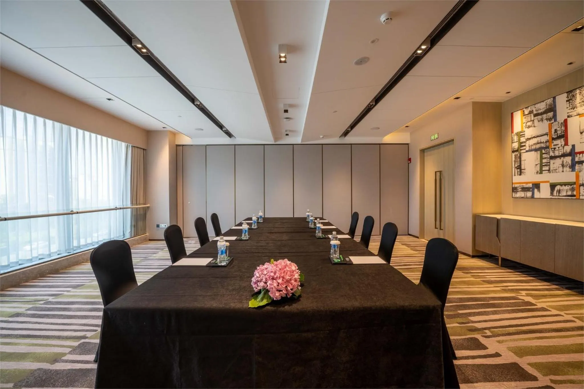 Meeting/conference room in Holiday Inn Xi'an East by IHG
