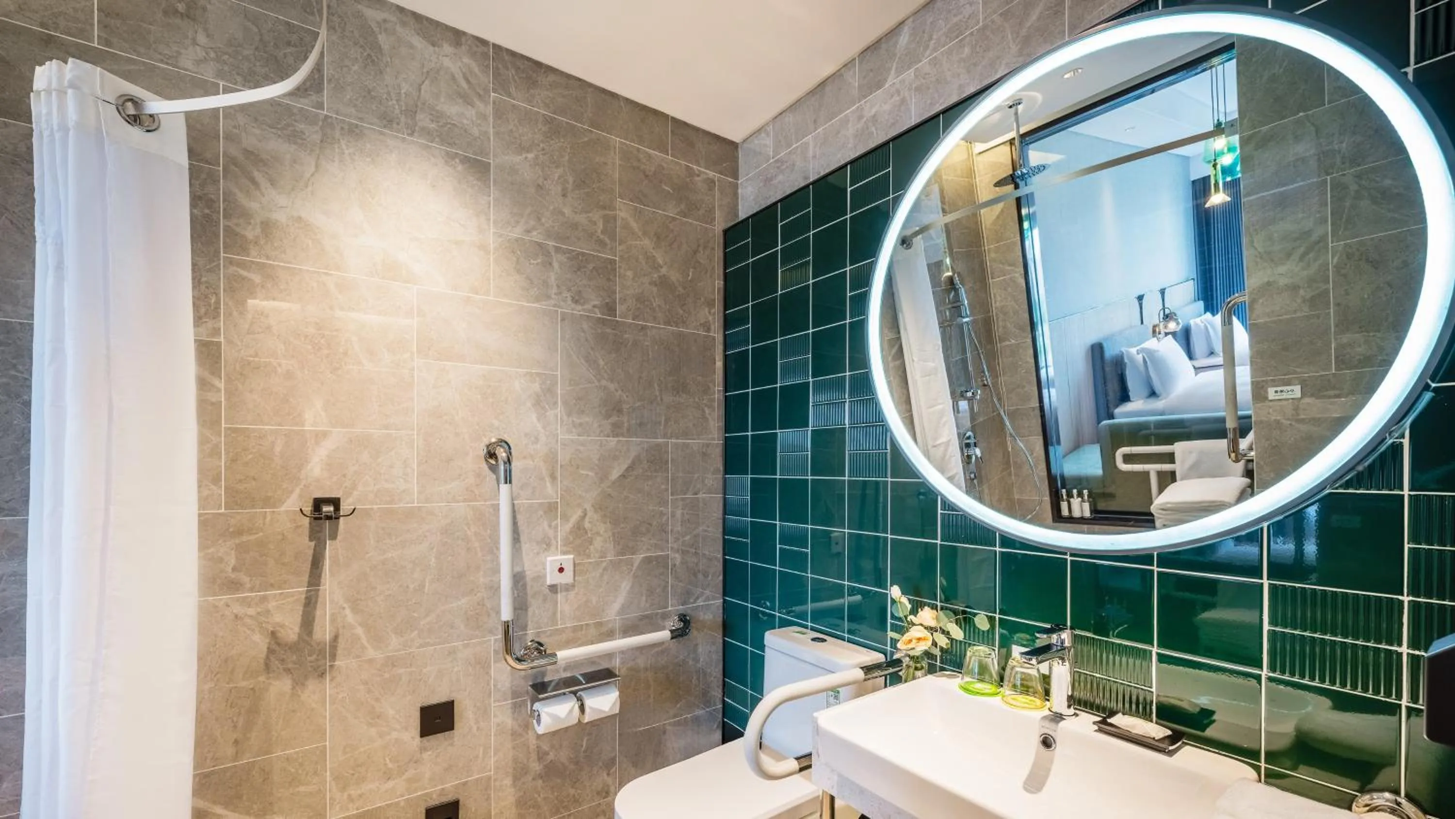 Bathroom in Holiday Inn Xi'an East by IHG