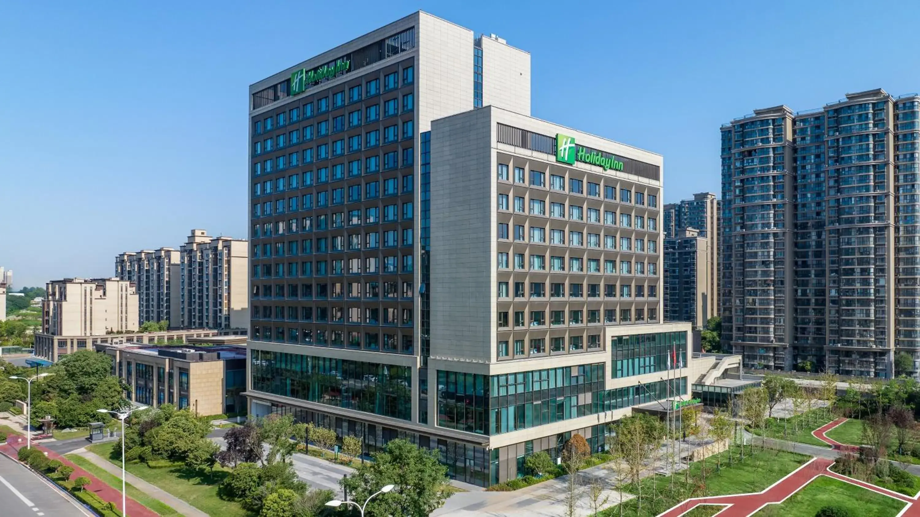 Property building in Holiday Inn Xi'an East by IHG Property building in Holiday Inn Xi'an East by IHG