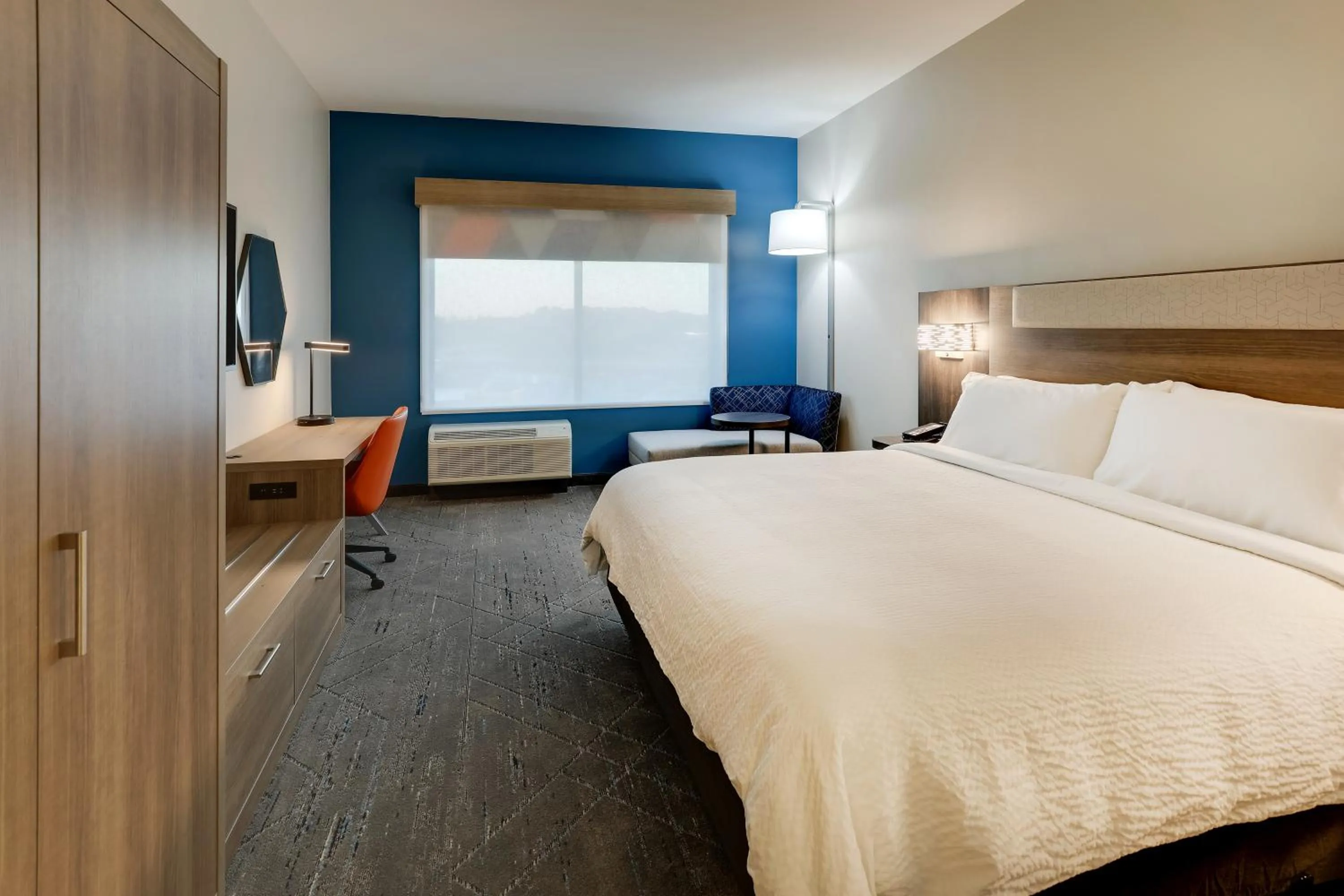 Bedroom, Bed in Holiday Inn Express Holly Springs - Raleigh Area by IHG