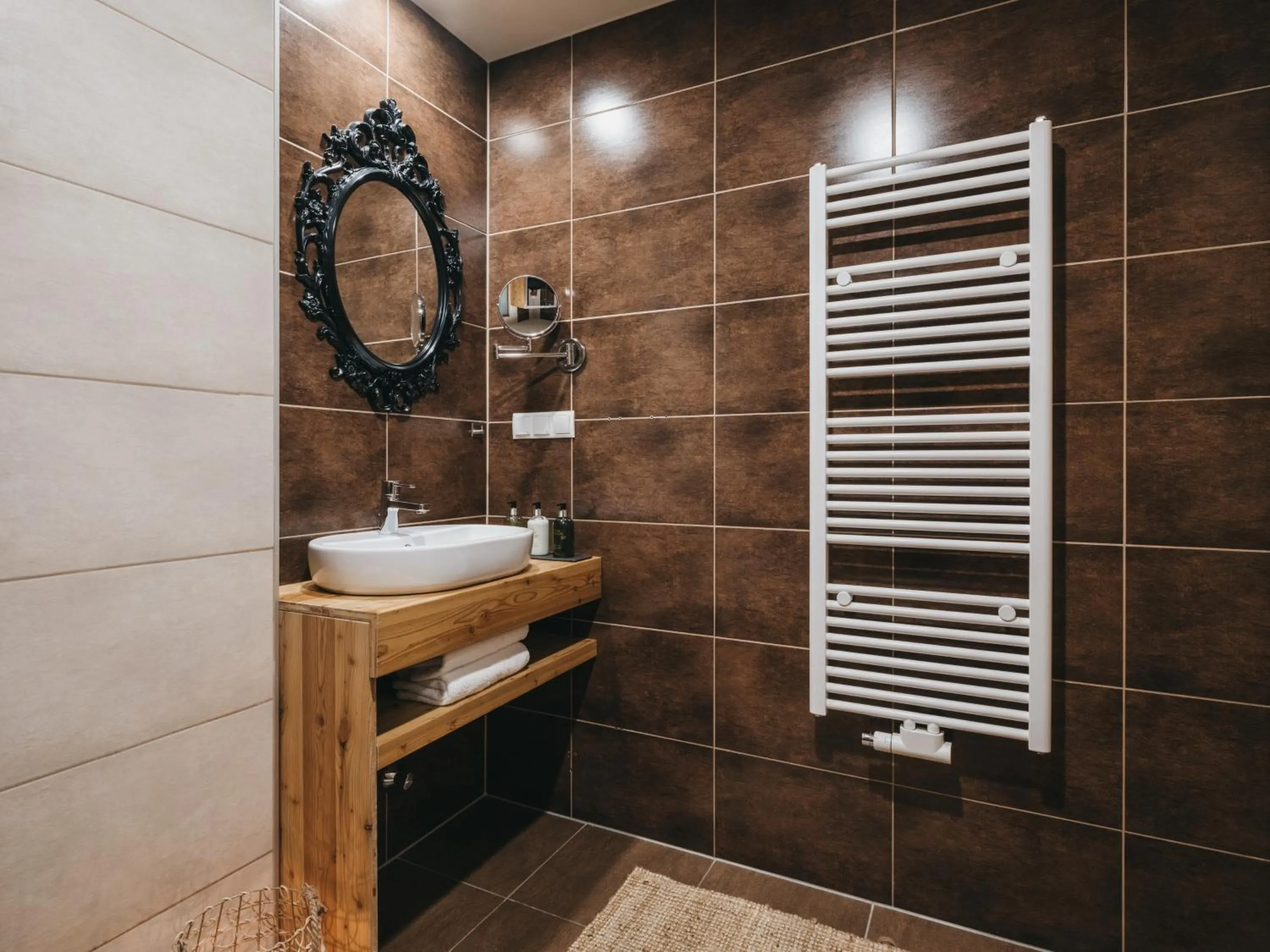 Bathroom in Hotel Victoria by VAYA