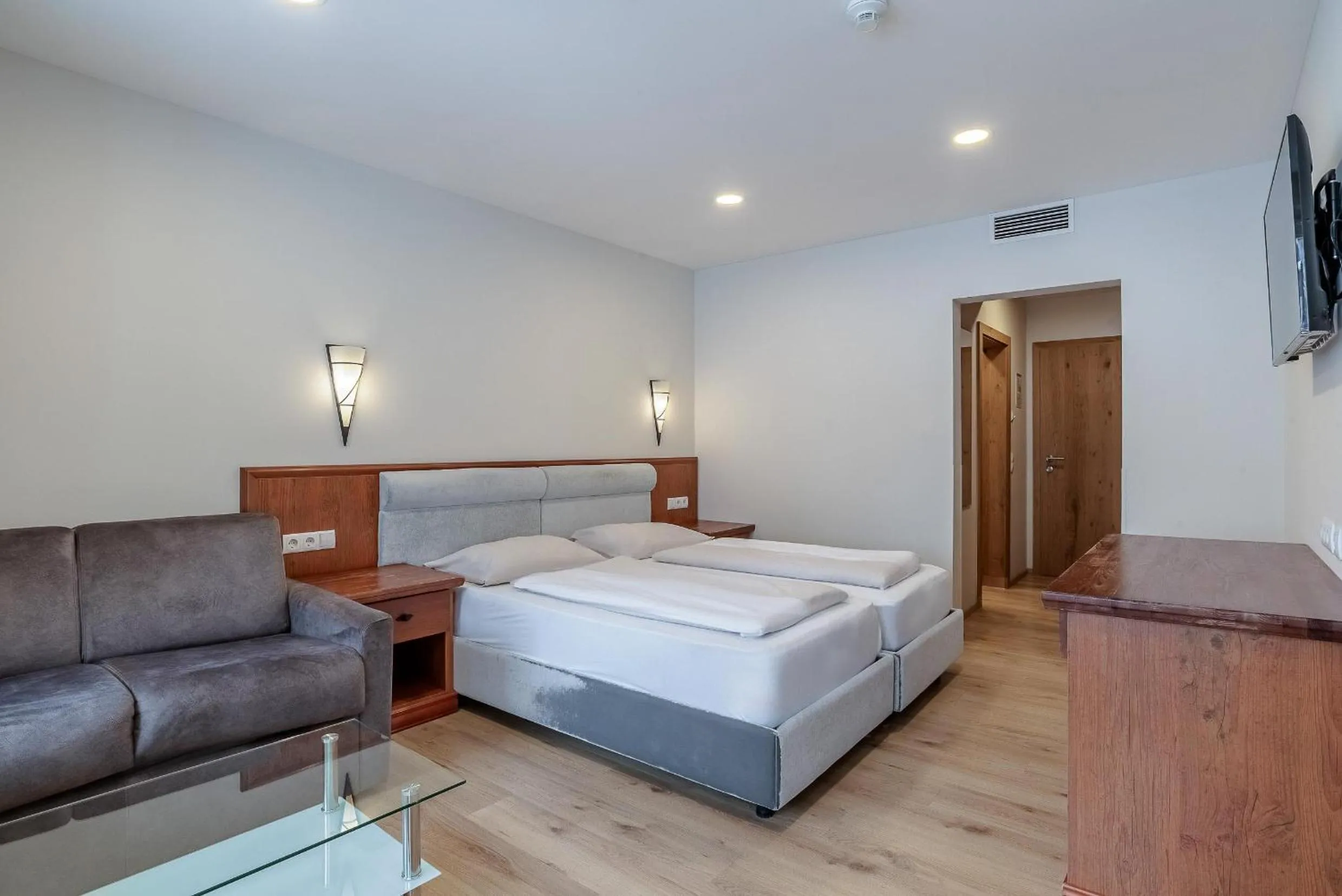 Photo of the whole room, Bed in Hotel Victoriya