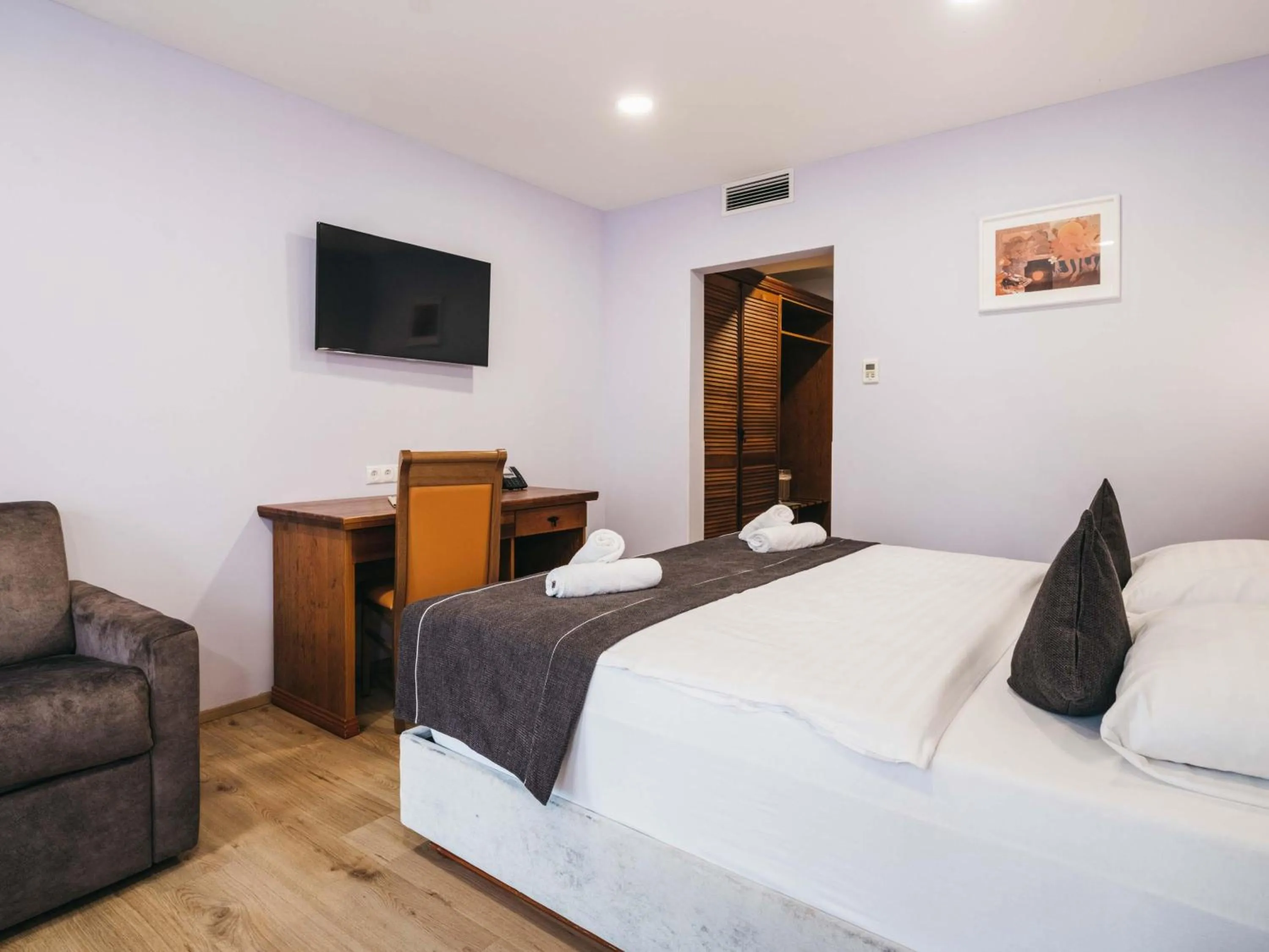 Photo of the whole room, Bed in Hotel Victoriya