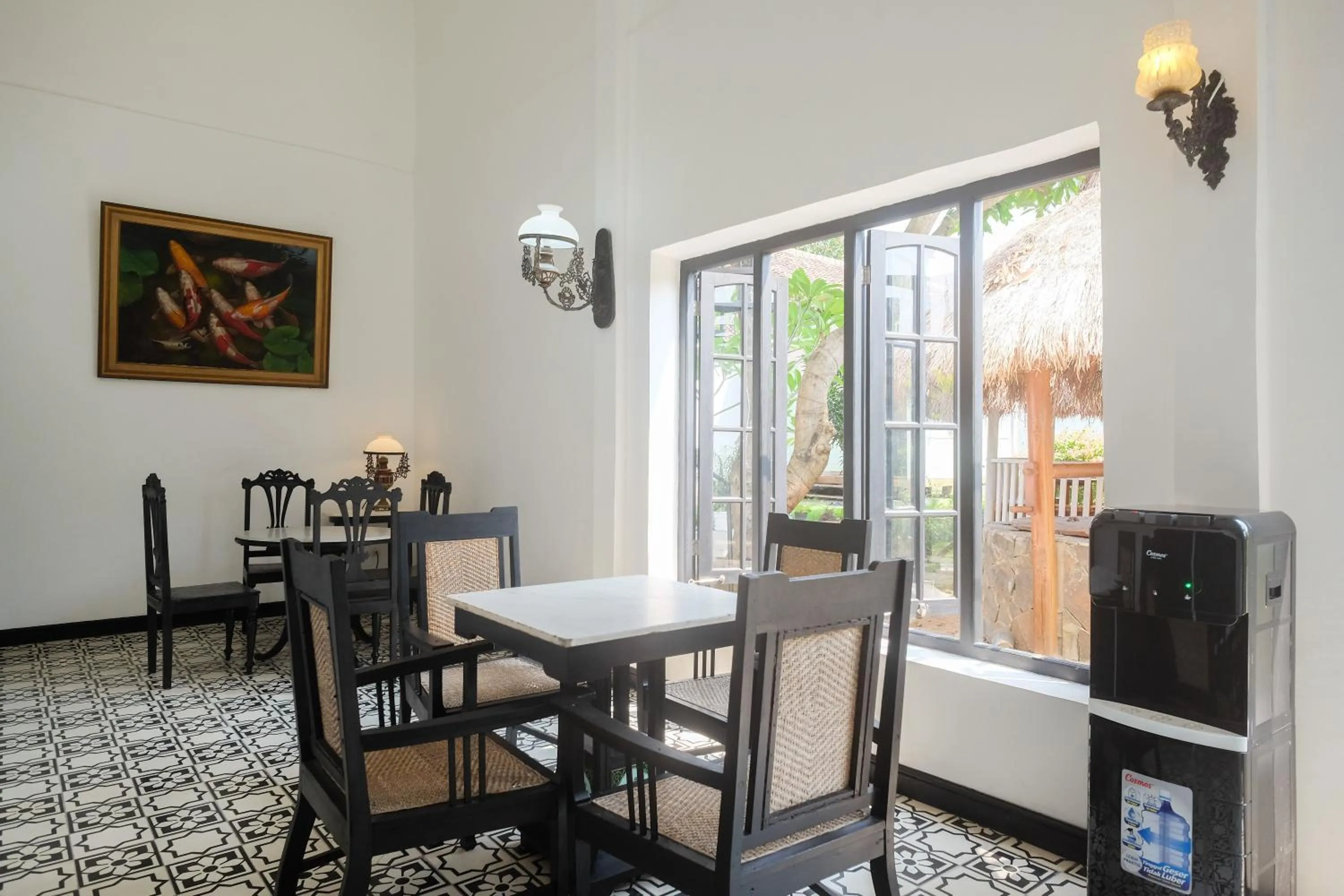 Seating area in RedDoorz Plus @ Harmonie Cepu Blora