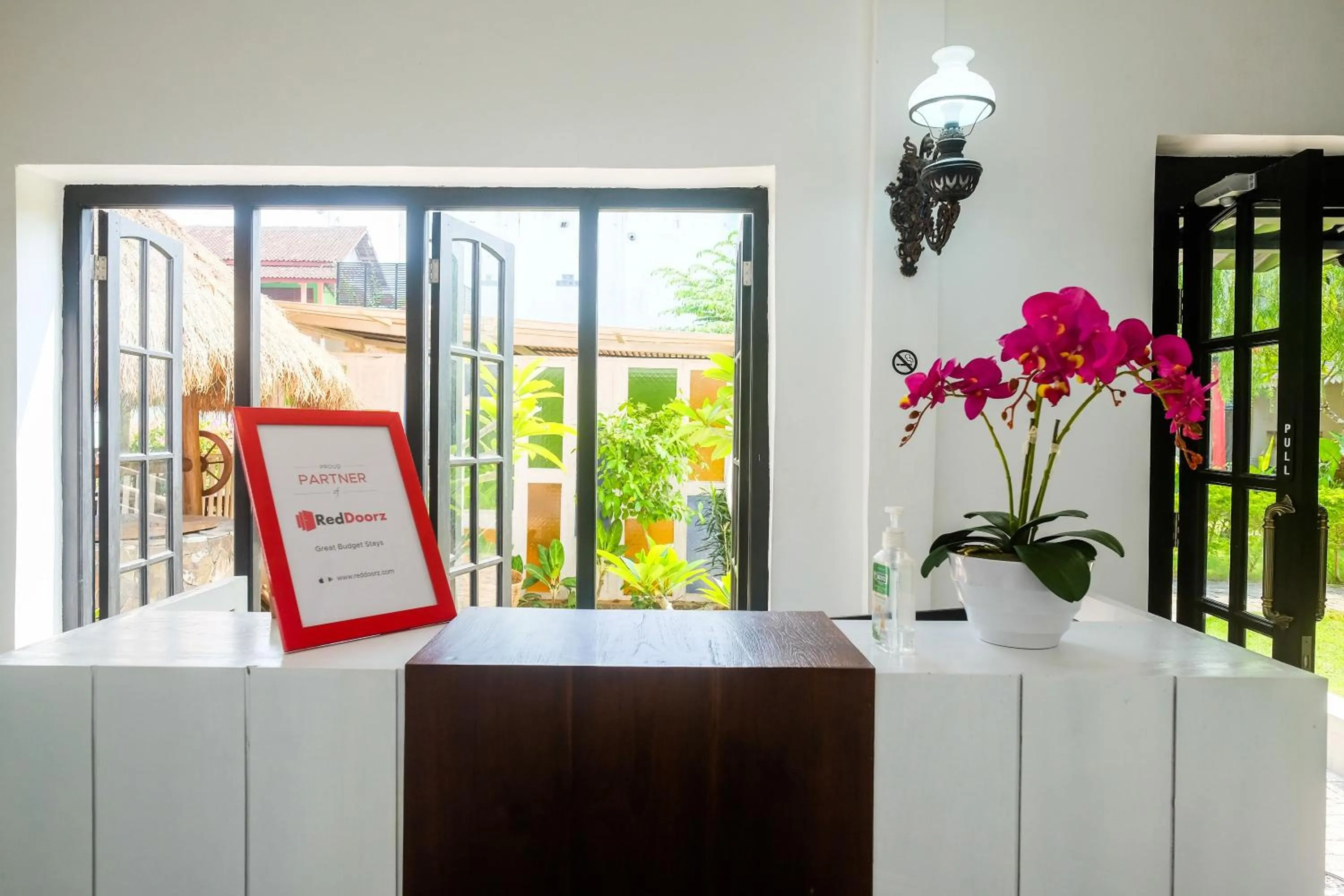 Lobby or reception in RedDoorz Plus @ Harmonie Cepu Blora