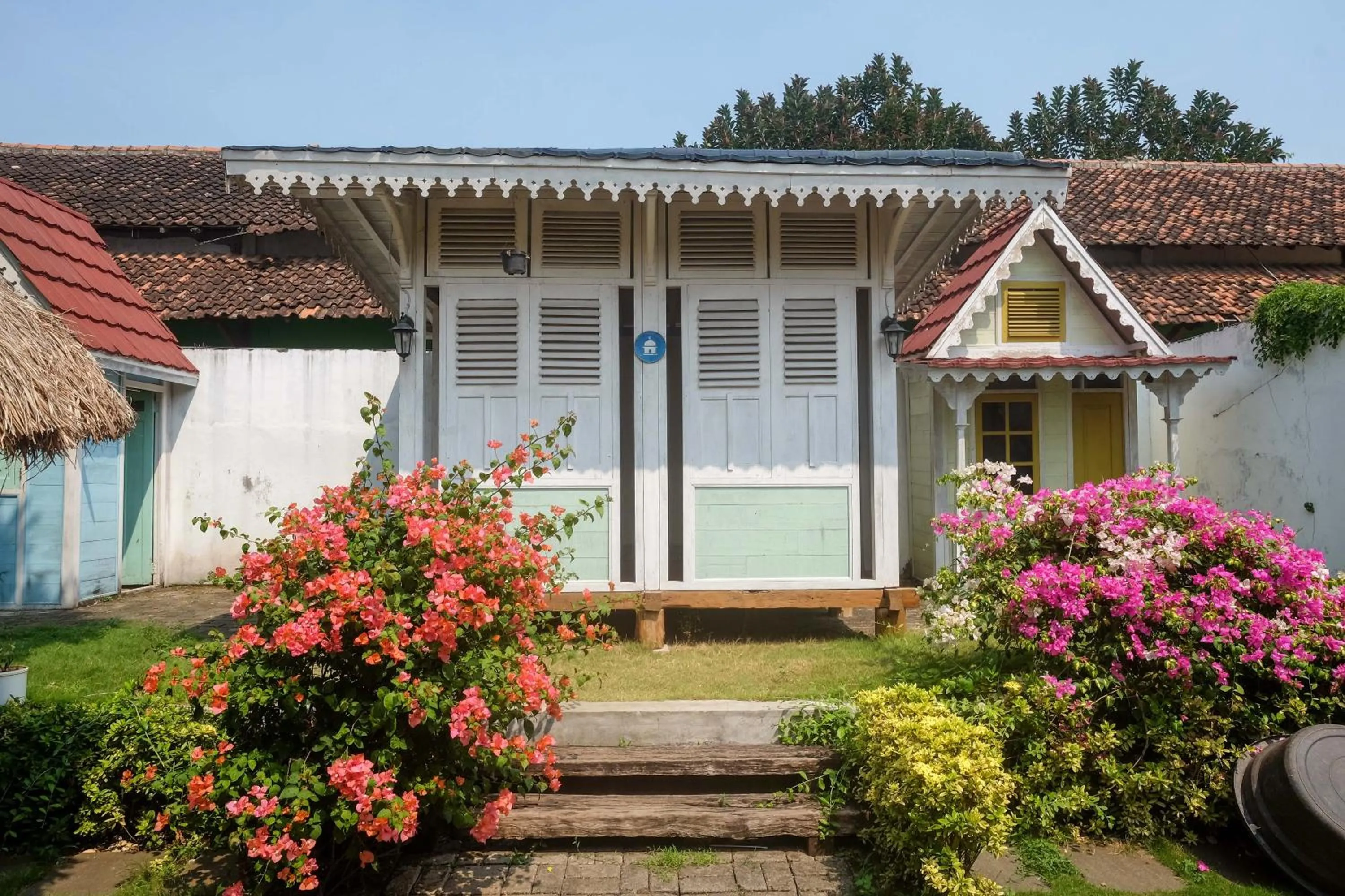 Property building in RedDoorz Plus @ Harmonie Cepu Blora